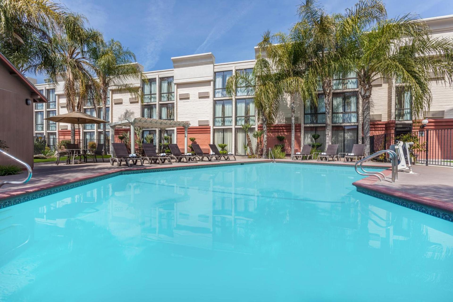 Wyndham Visalia photo 14