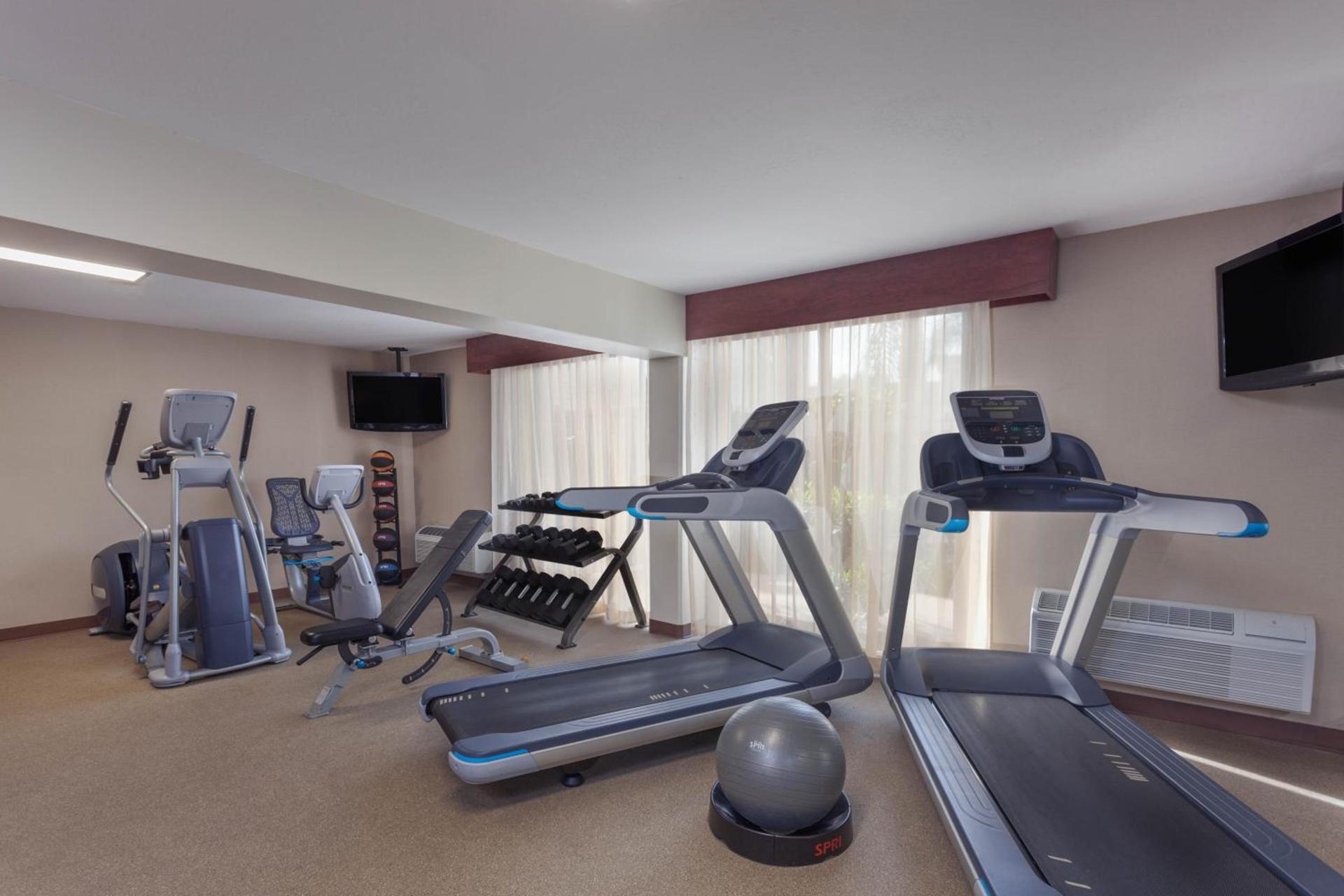 Wyndham Visalia photo 18