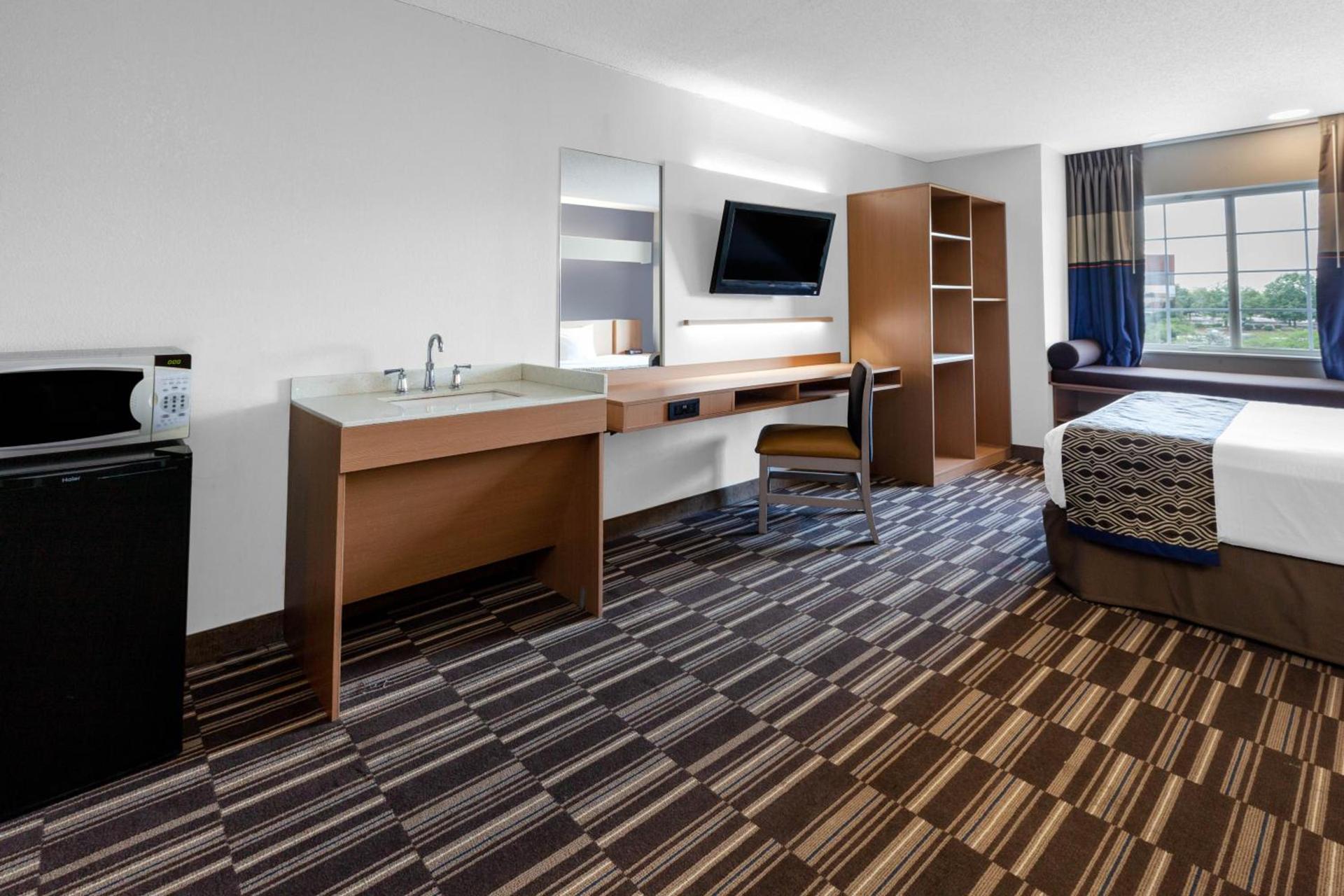 Microtel Inn Suite by Wyndham BWI Airport photo 11