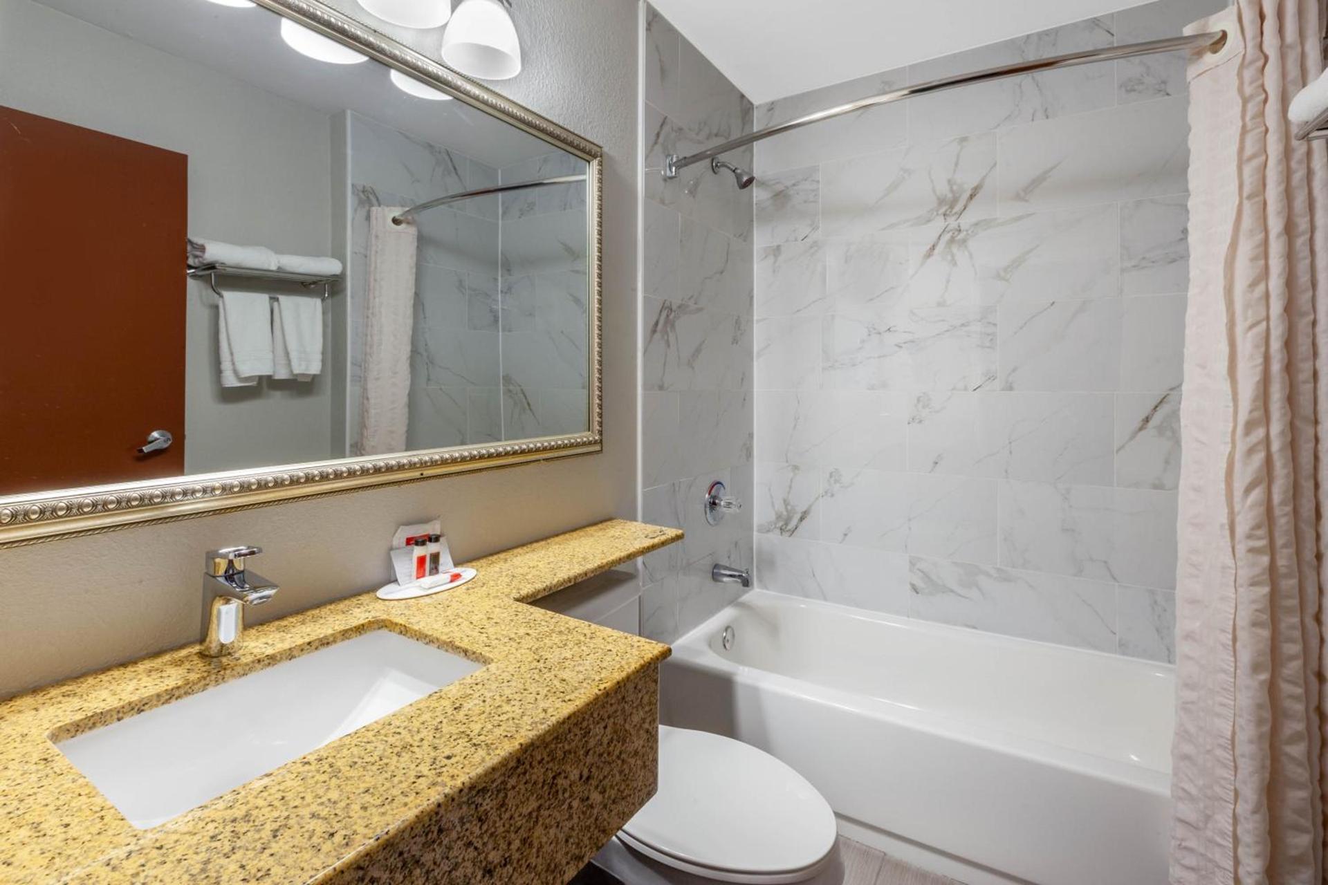 Microtel Inn Suite by Wyndham BWI Airport photo 10