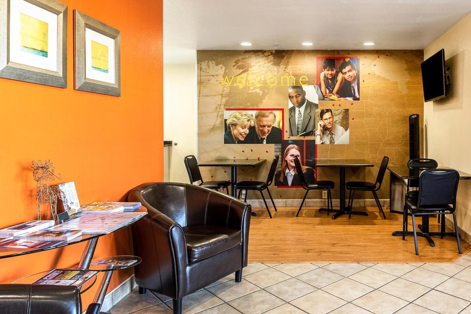 Rodeway Inn photo 28