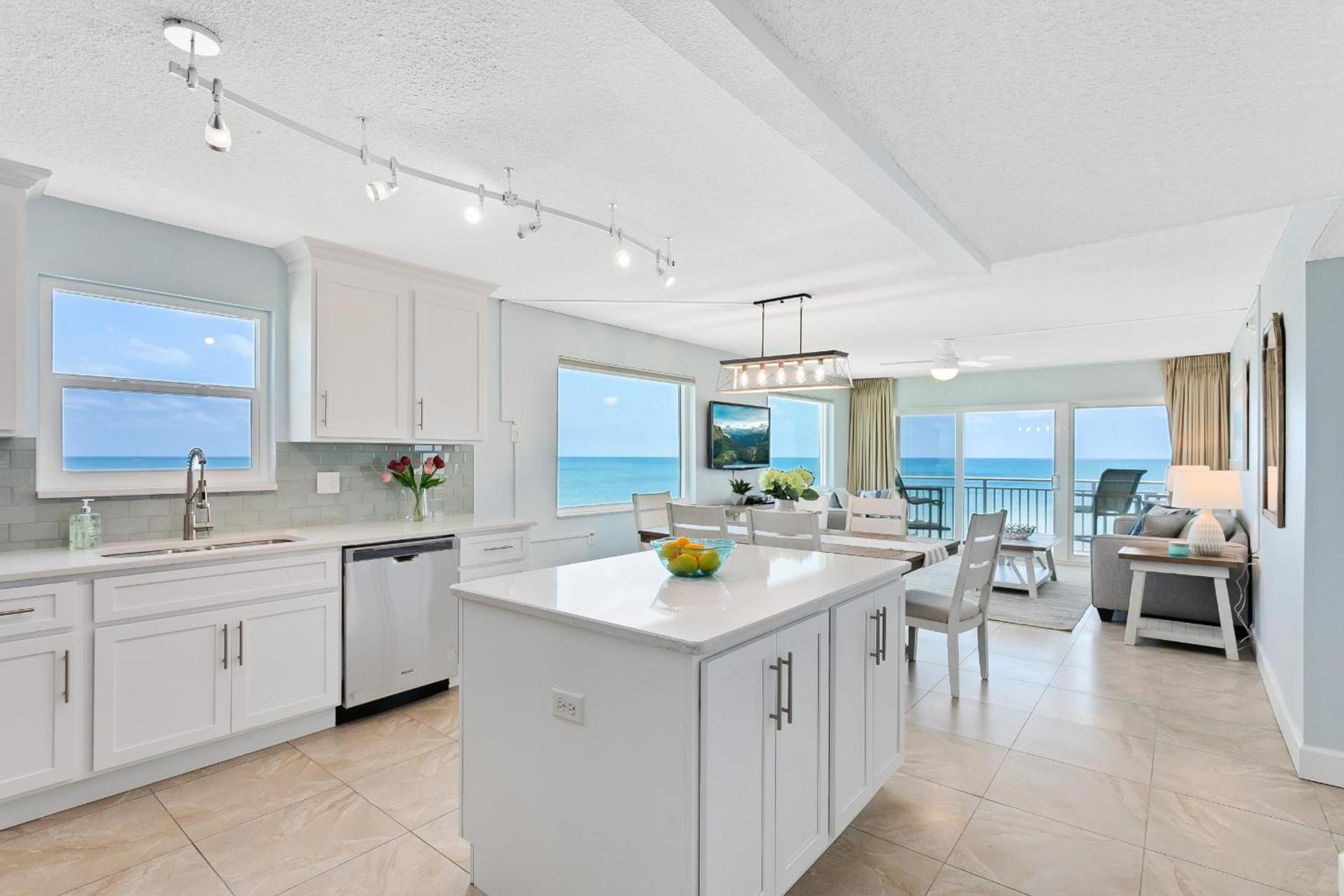 Paradise Beach Club - Oceanfront and Penthouse photo 40
