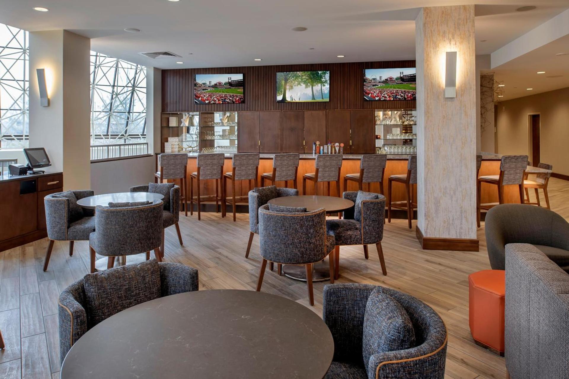 Crowne Plaza Hotel St. Louis Airport by IHG photo 3