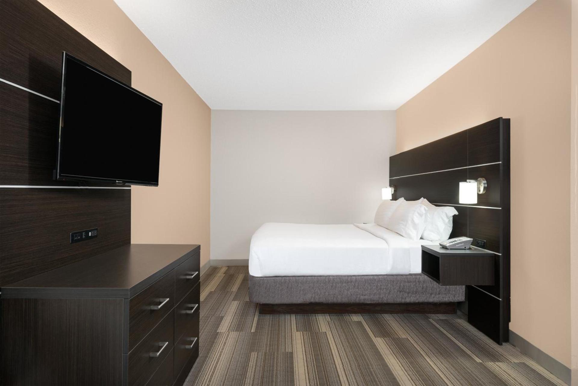 Holiday Inn Express Hillsville by IHG photo 30