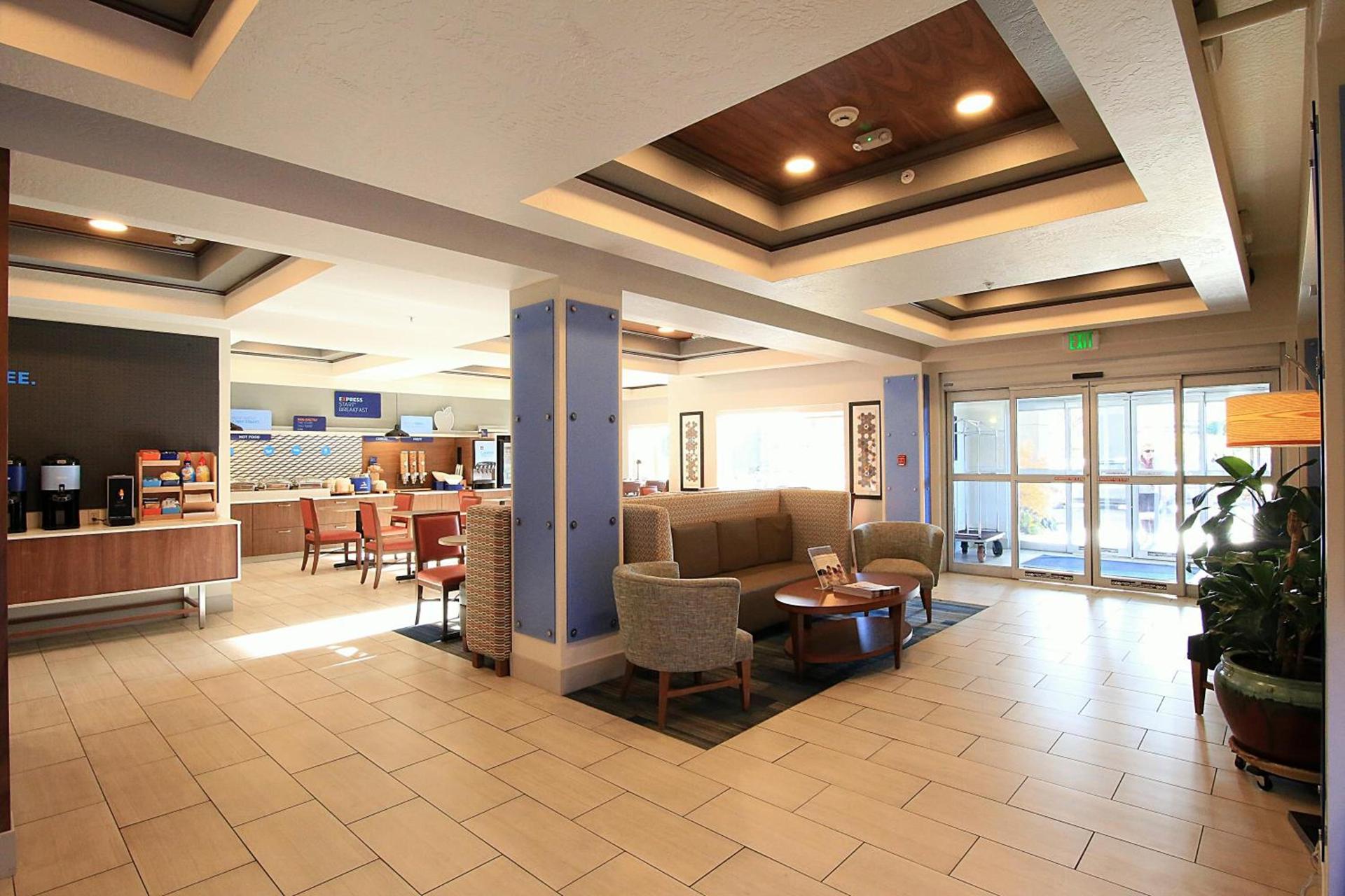 Holiday Inn Express Hotel & Suites Ashland by IHG photo 9