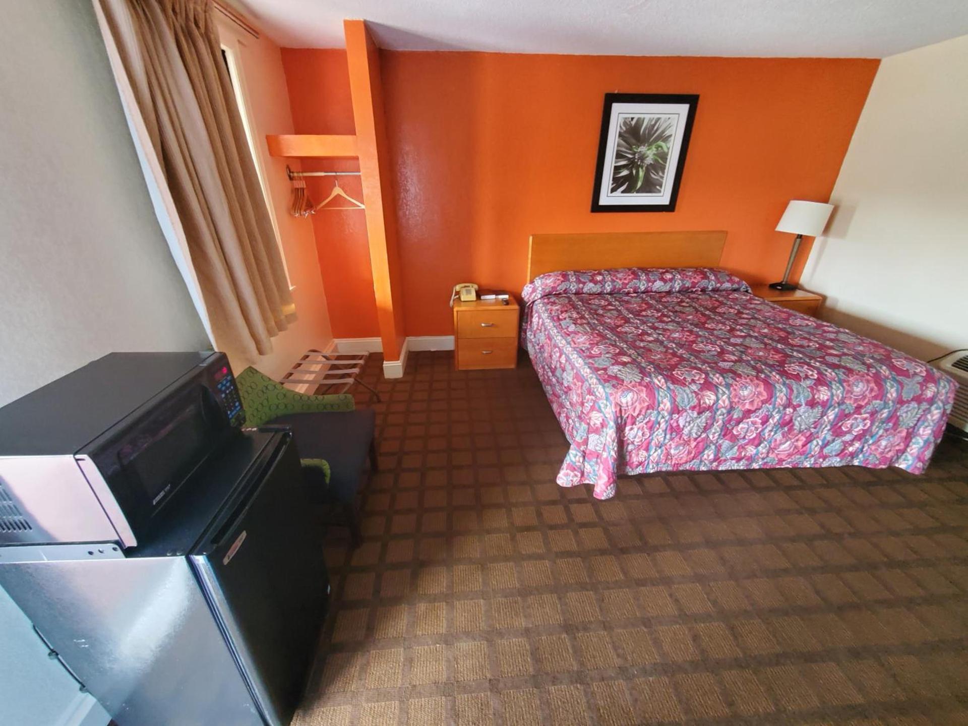 Relax Inn photo 5