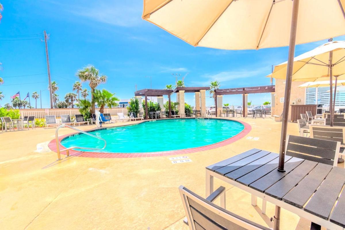 Clarion Pointe Galveston Seawall photo 18