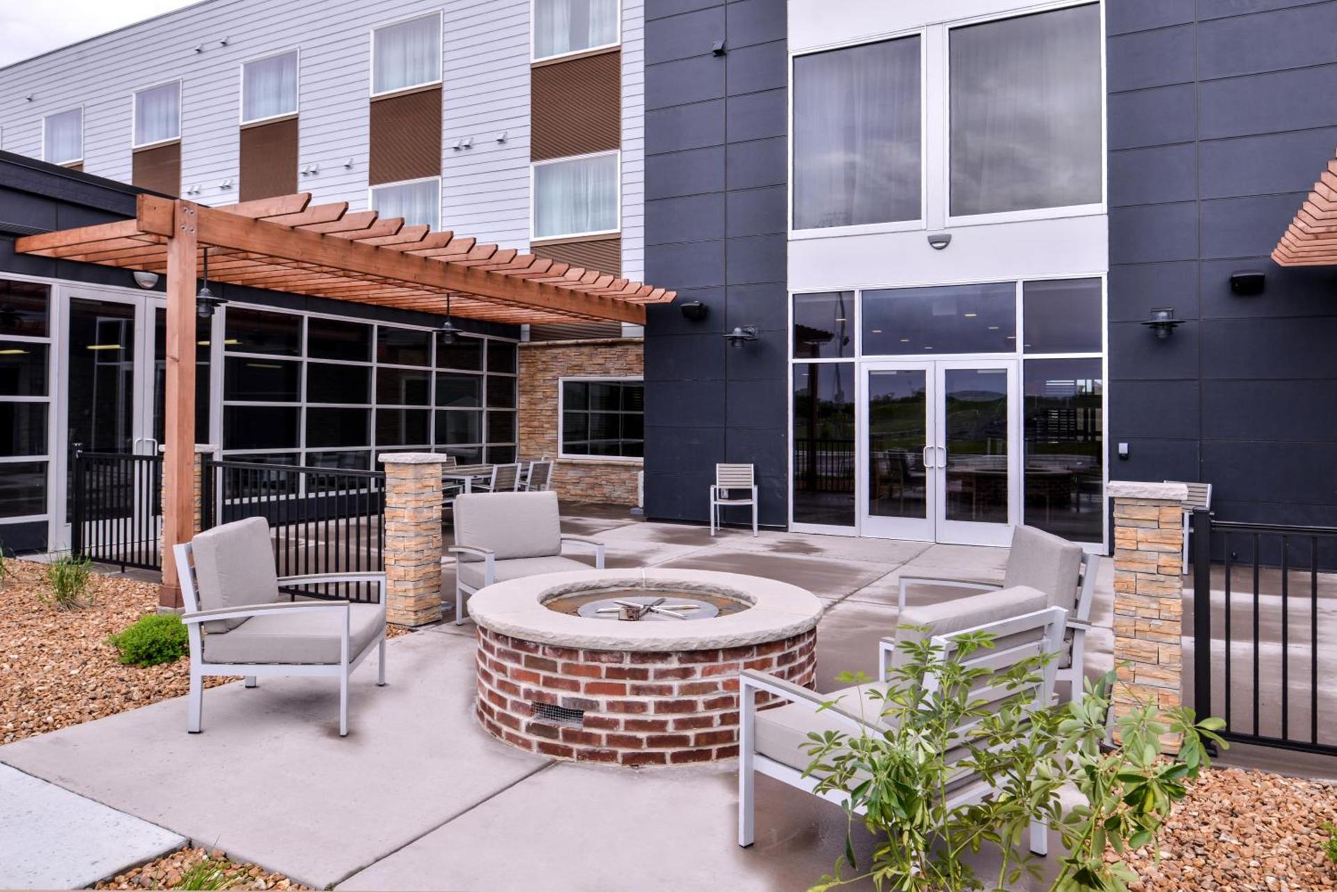 Country Inn & Suites by Radisson, Ft Atkinson, WI photo 32