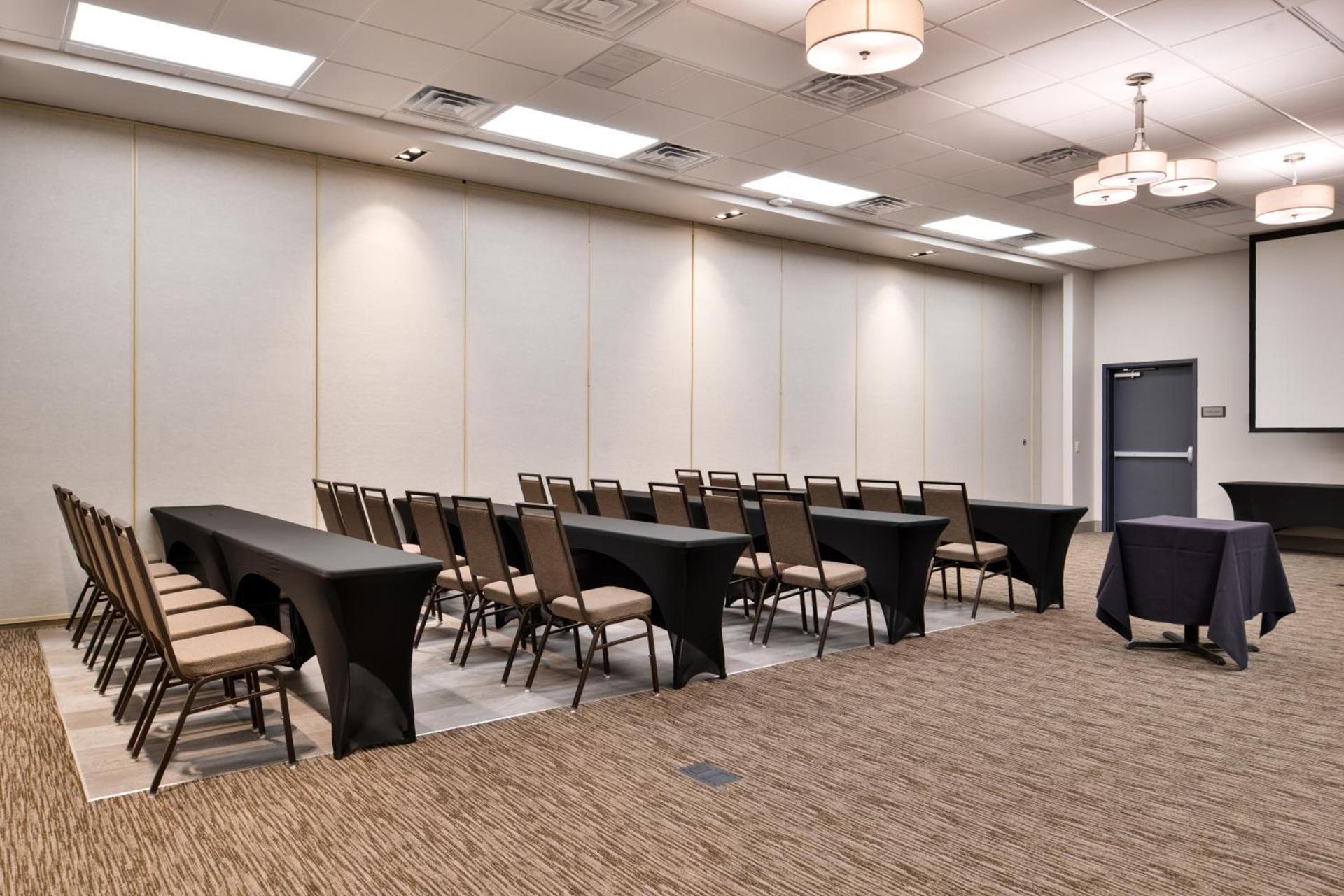 Country Inn & Suites by Radisson, Ft Atkinson, WI photo 36