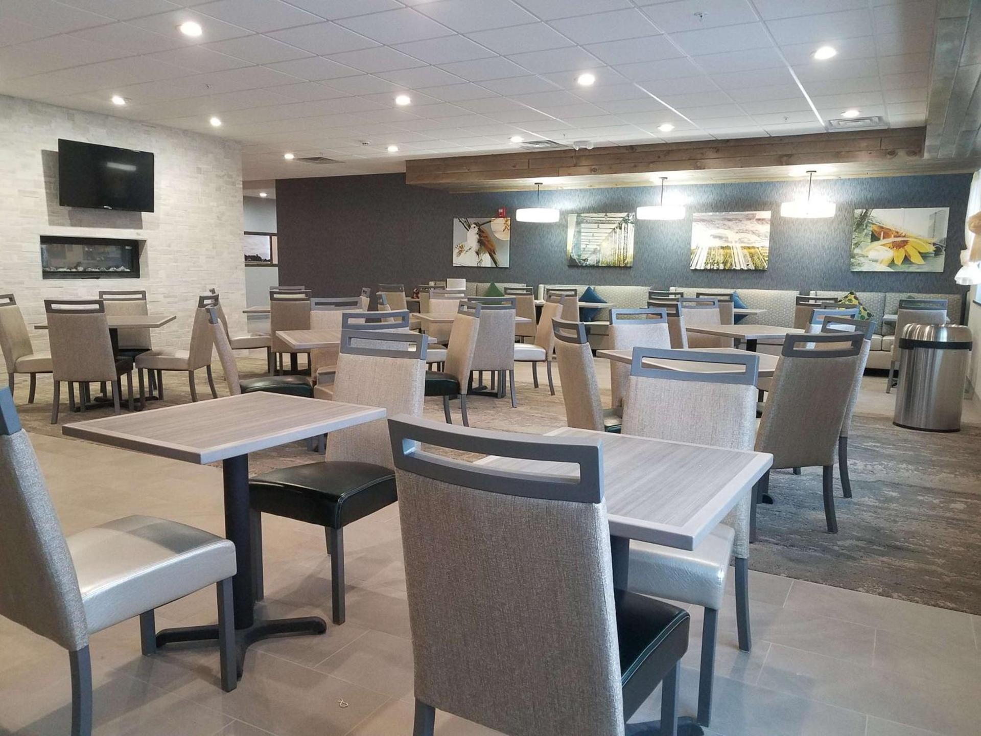 Best Western Plus Wayland Hotel photo 16