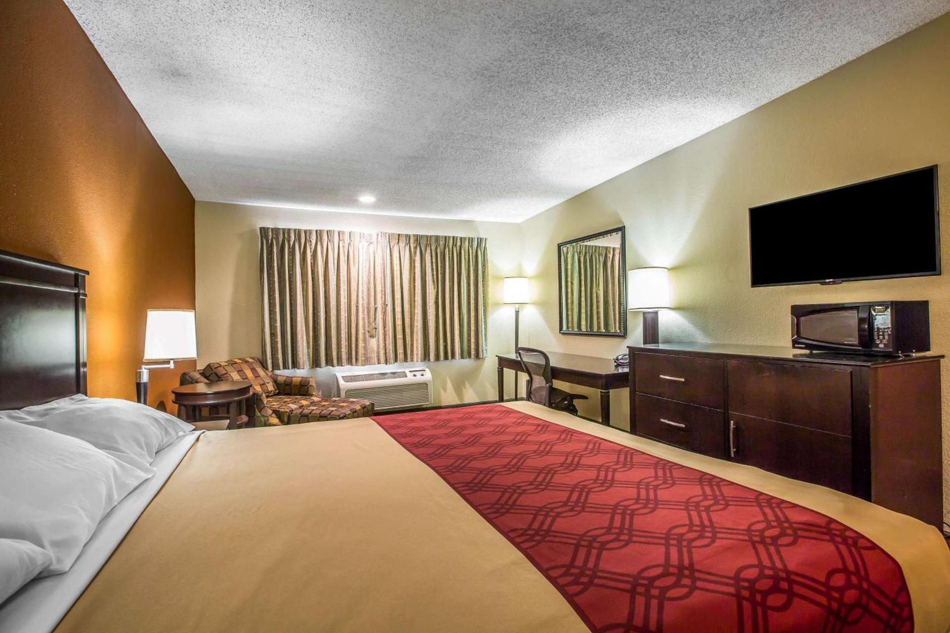 Baymont by Wyndham Ontario photo 25