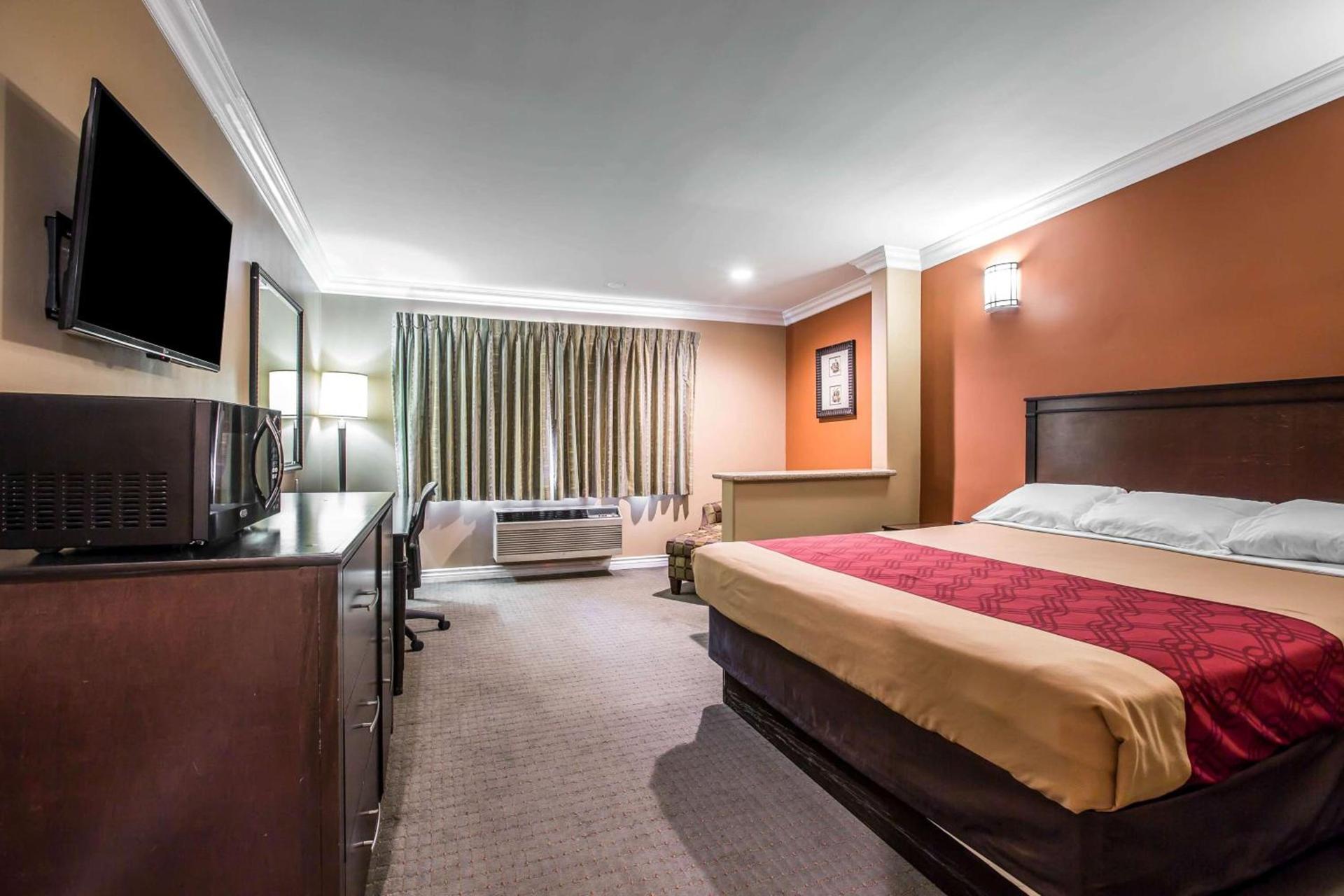 Baymont by Wyndham Ontario photo 13