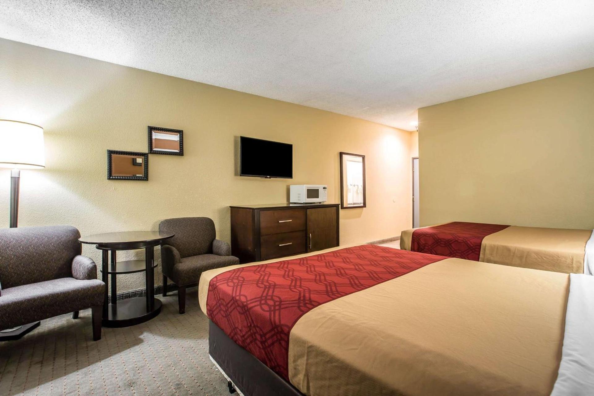 Baymont by Wyndham Ontario photo 28