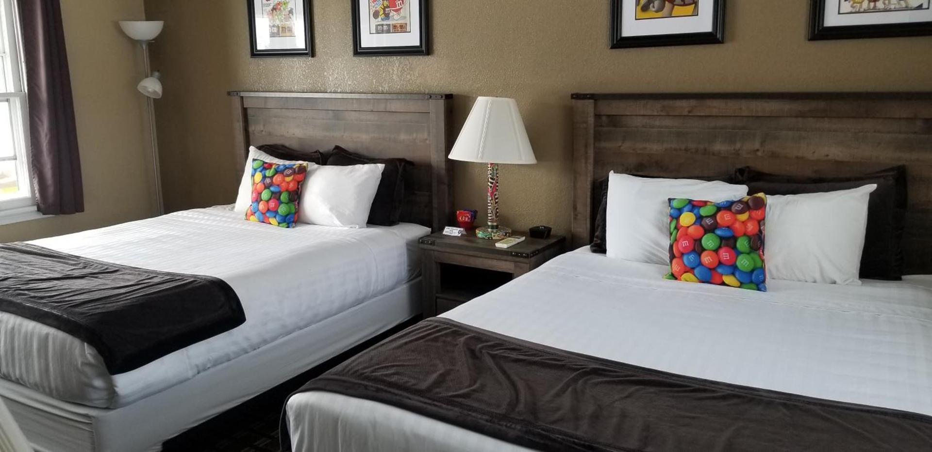 Middlebury Sweets Motel photo 26