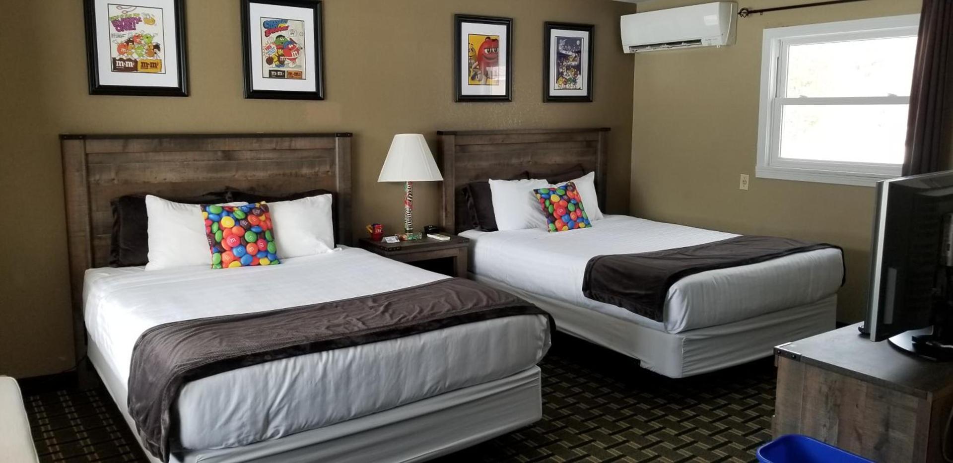 Middlebury Sweets Motel photo 28
