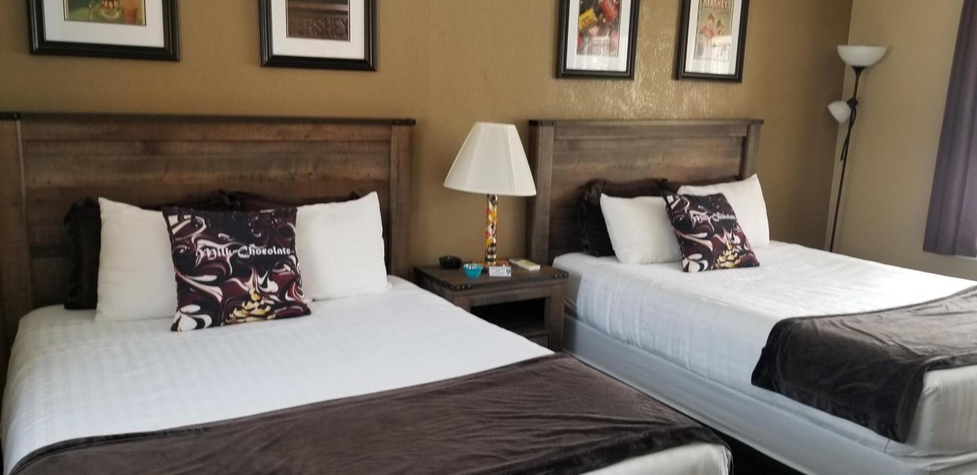Middlebury Sweets Motel photo 29