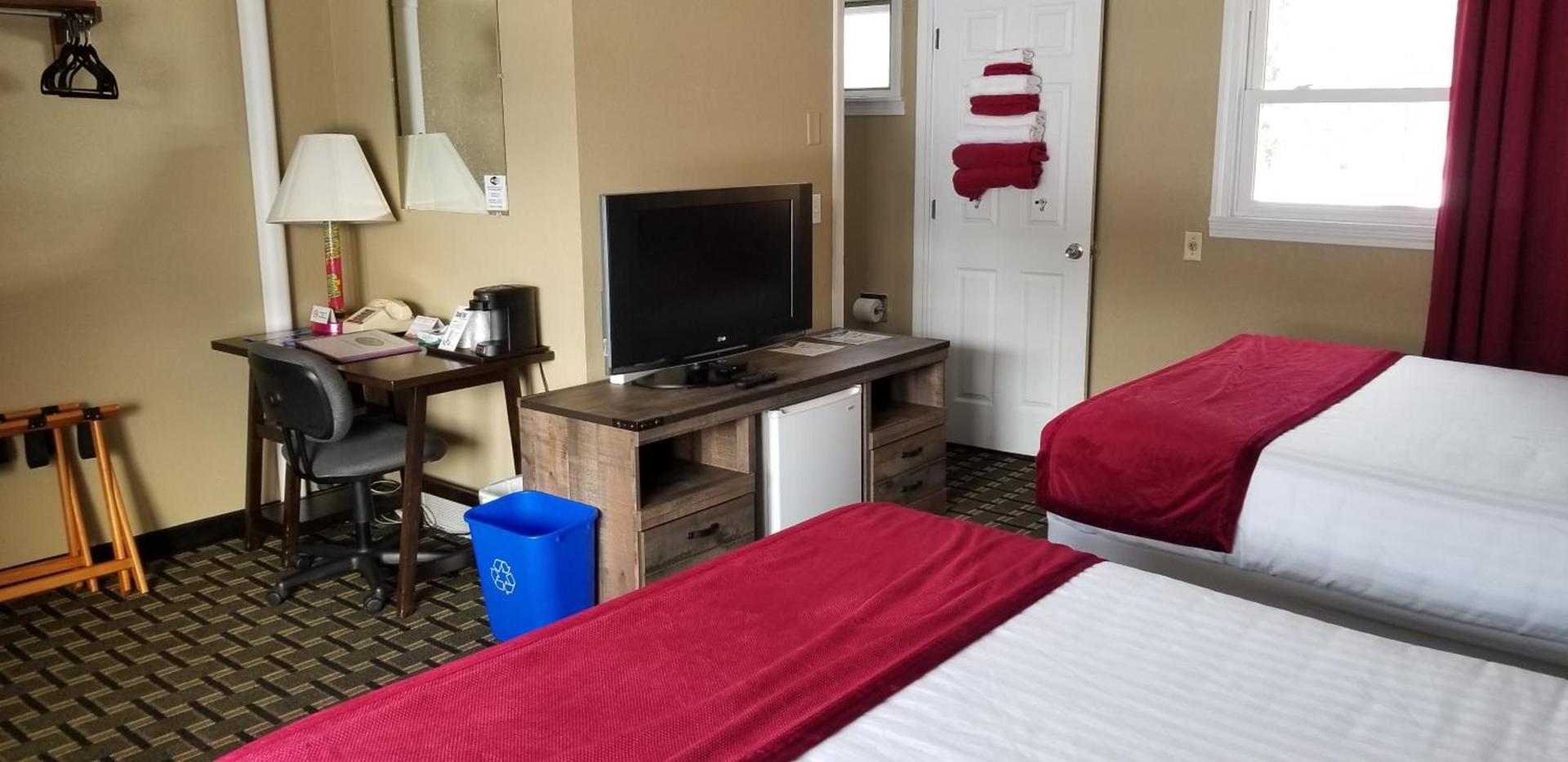 Middlebury Sweets Motel photo 3