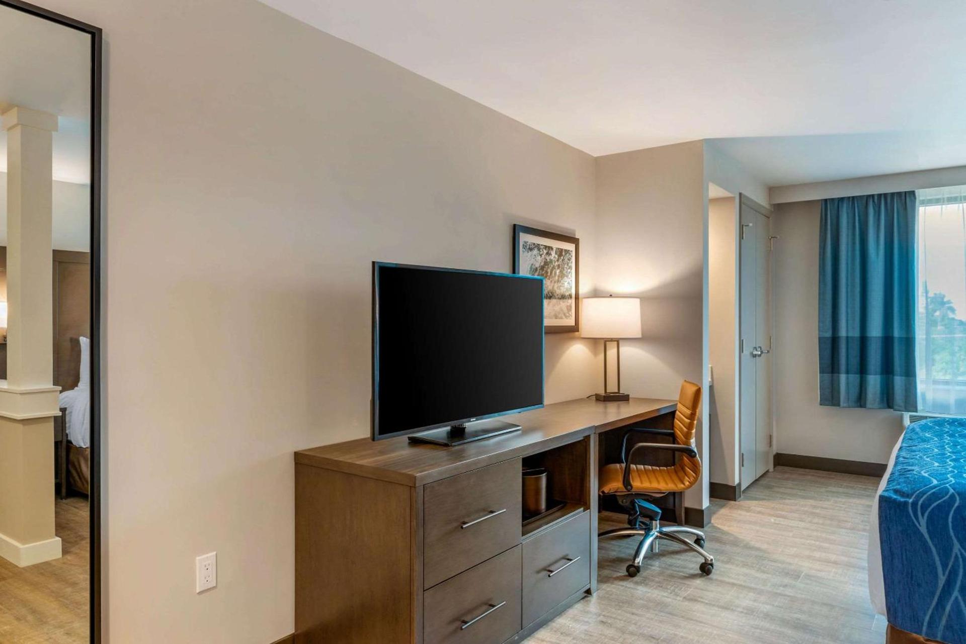 Comfort Inn & Suites Miami International Airport photo 25