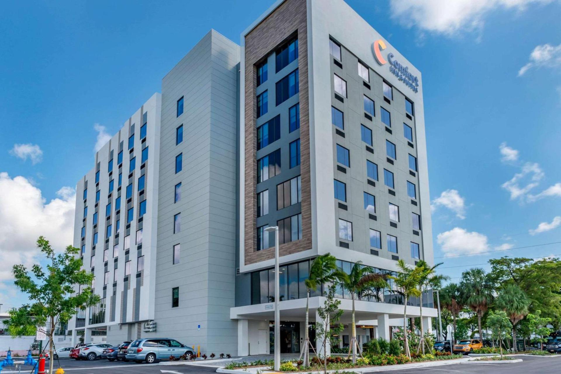 Comfort Inn & Suites Miami International Airport photo 2