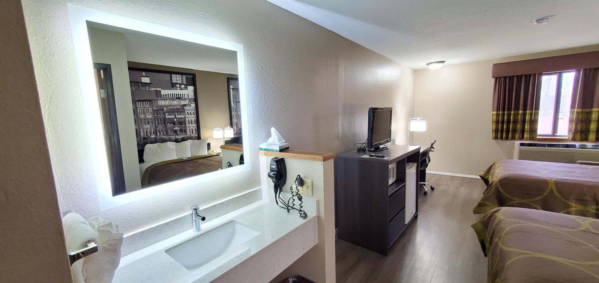 Super 8 by Wyndham Paris photo 40