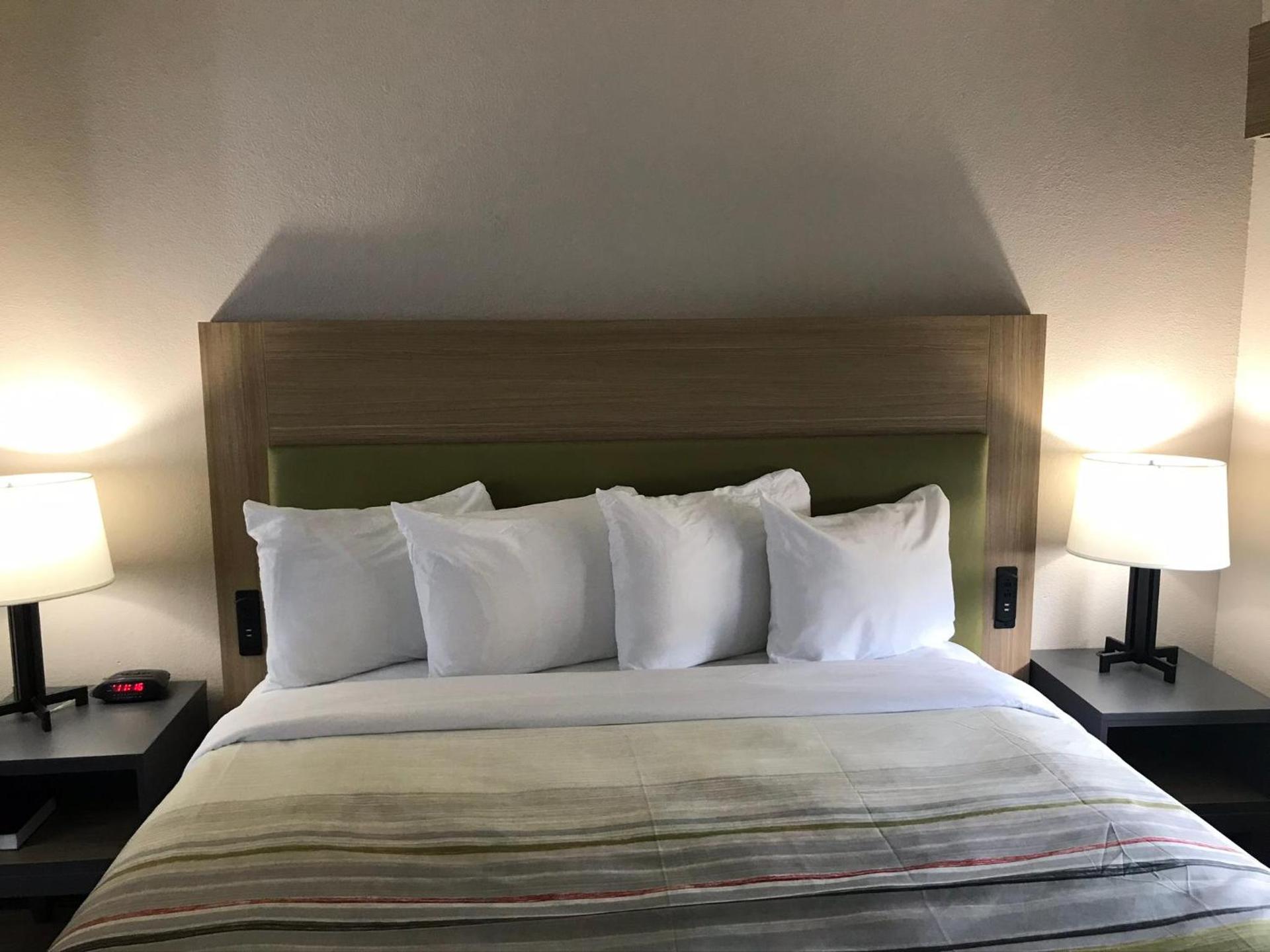 Country Inn & Suites by Radisson, Monterey Beachfront-Marina, CA photo 14