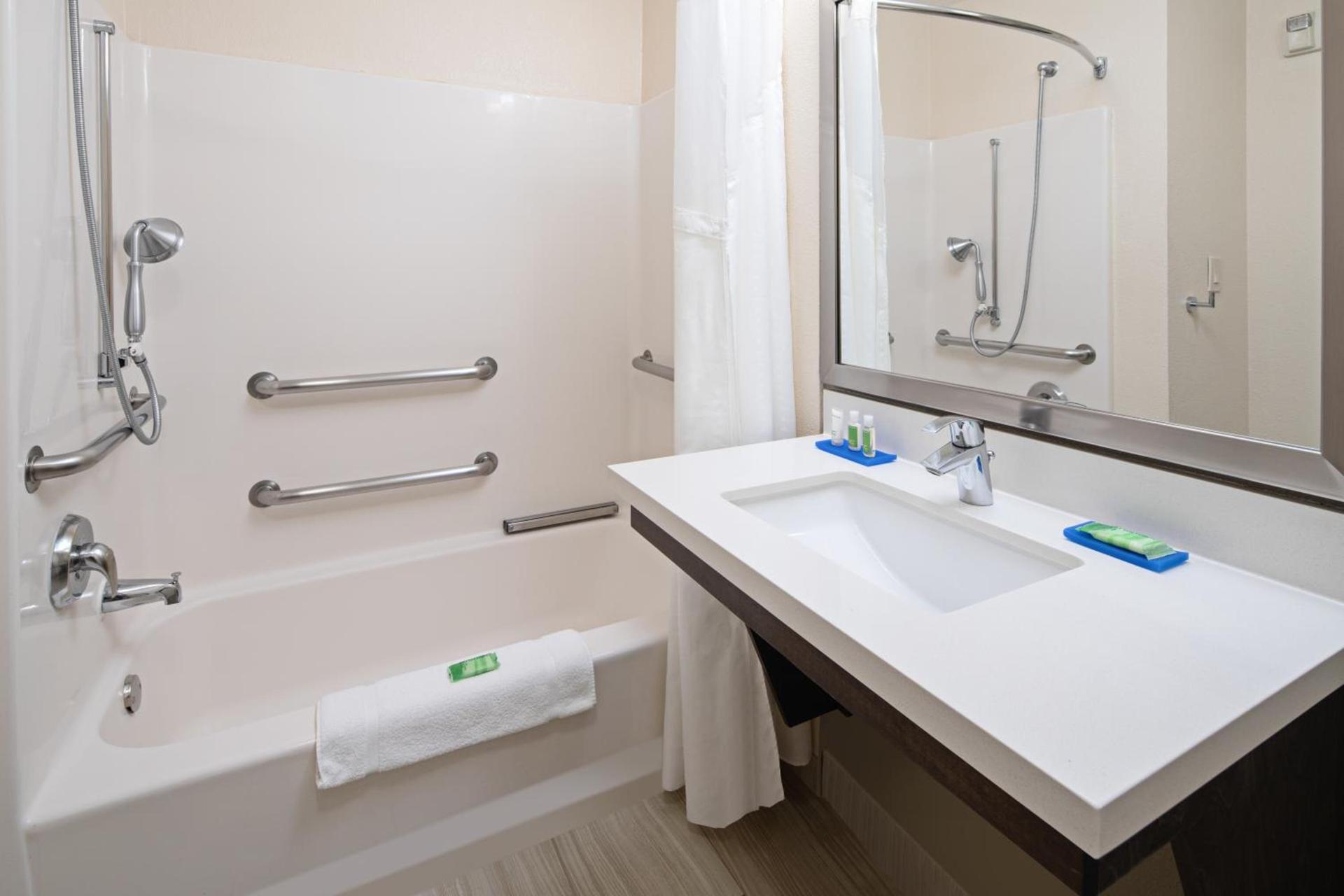 Best Western Valencia/Six Flags Inn & Suites photo 21