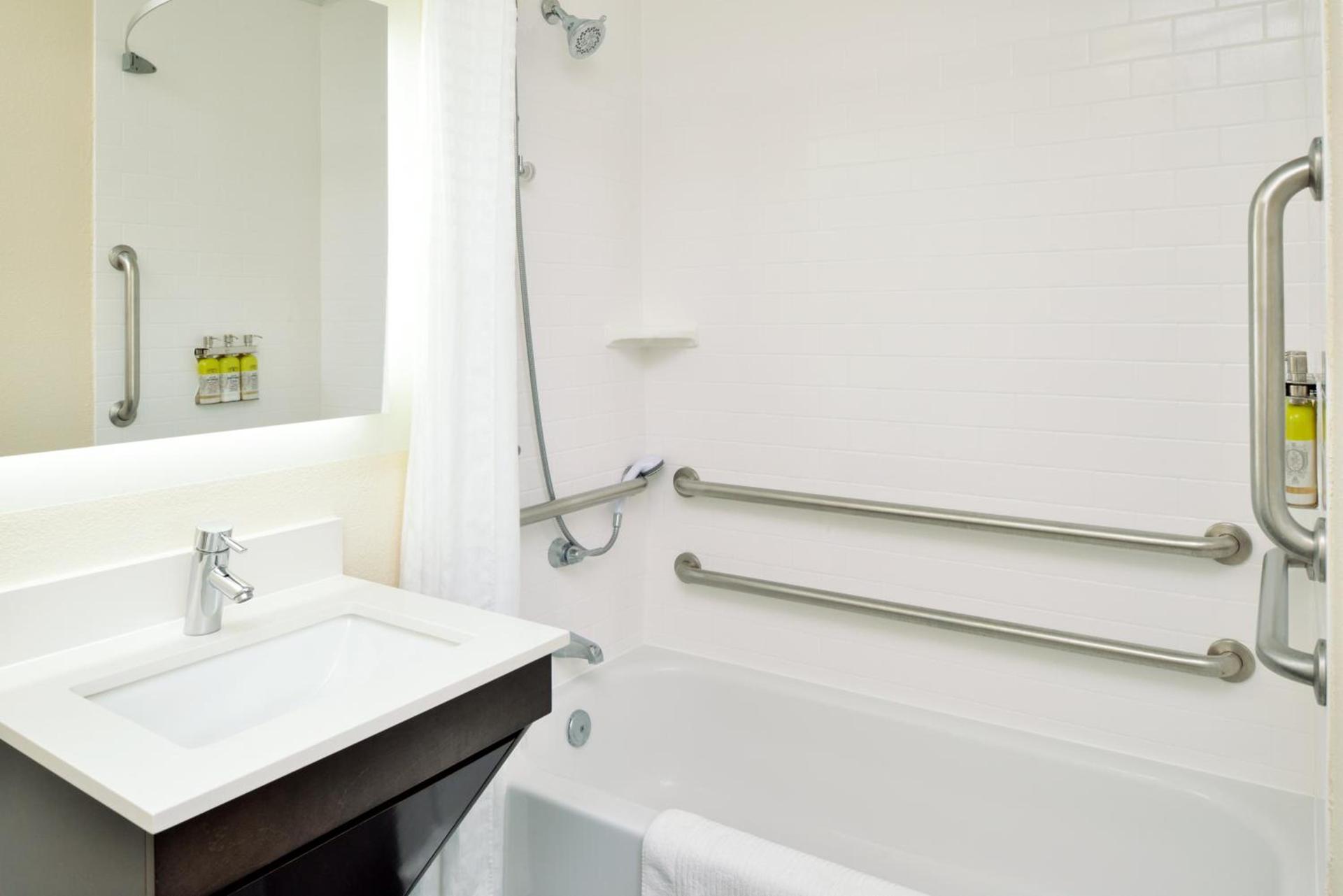 Candlewood Suites Winchester by IHG photo 26