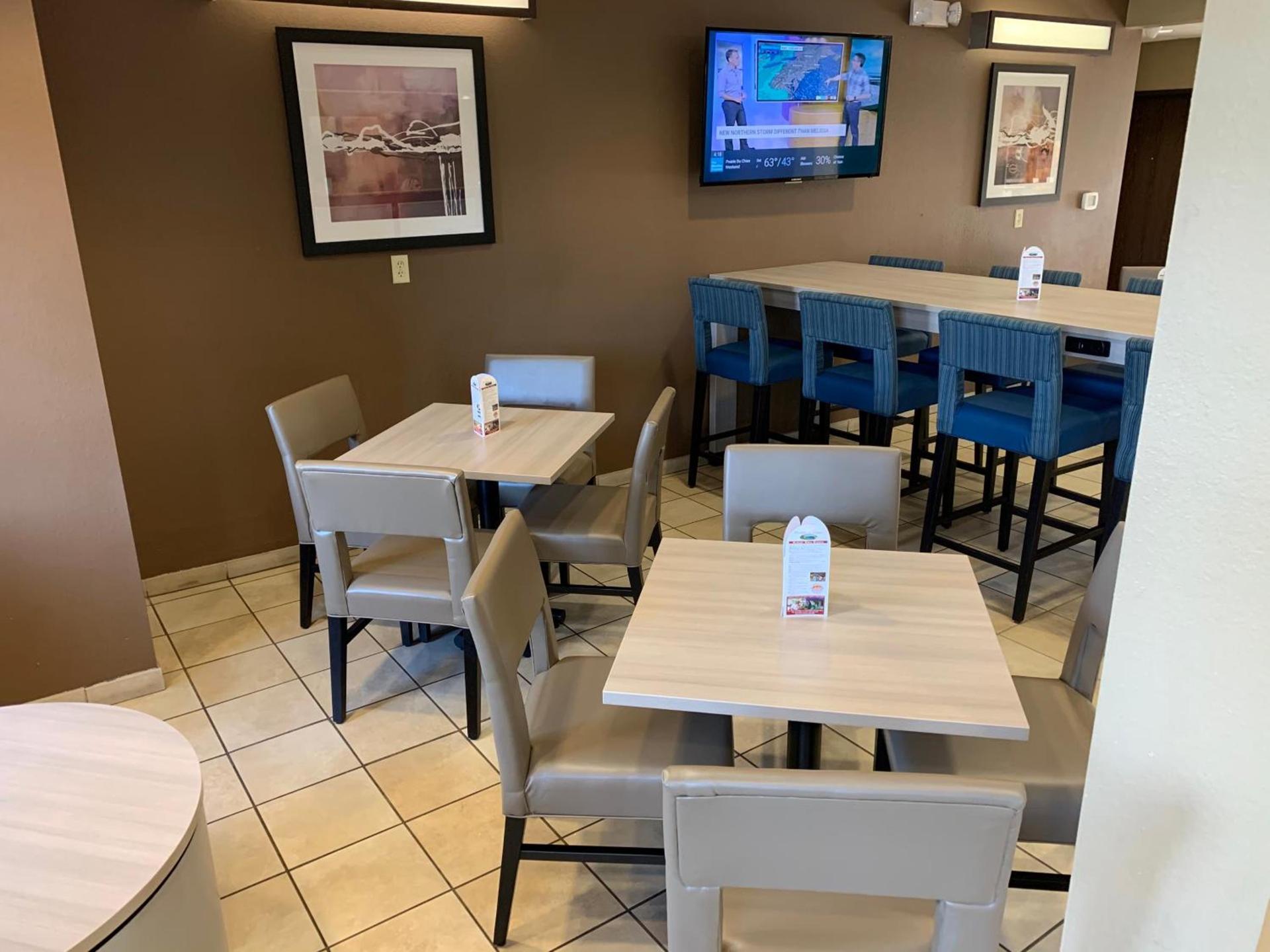 Microtel Inn & Suites by Wyndham Prairie du Chien photo 4