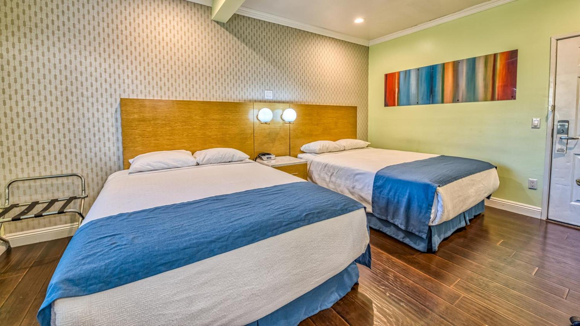 Hollywood City Inn photo 7
