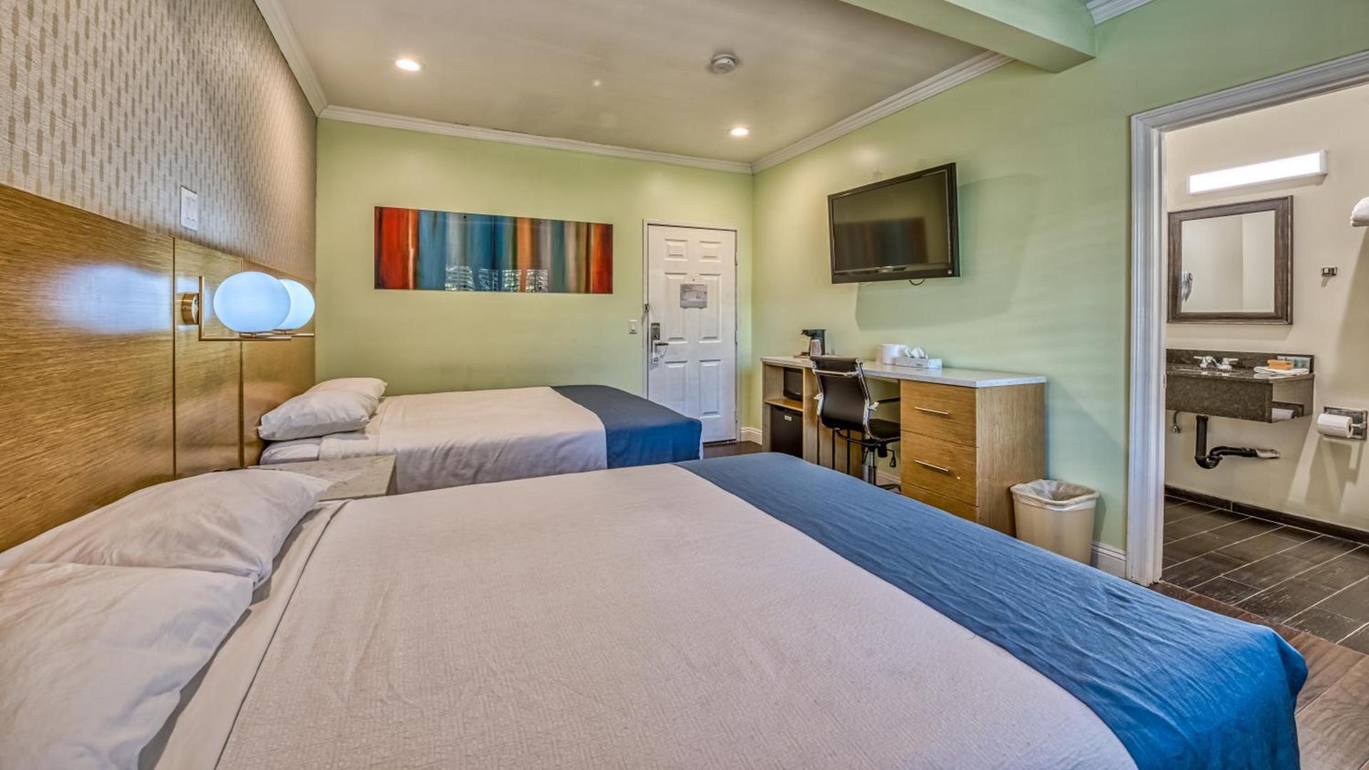 Hollywood City Inn photo 5