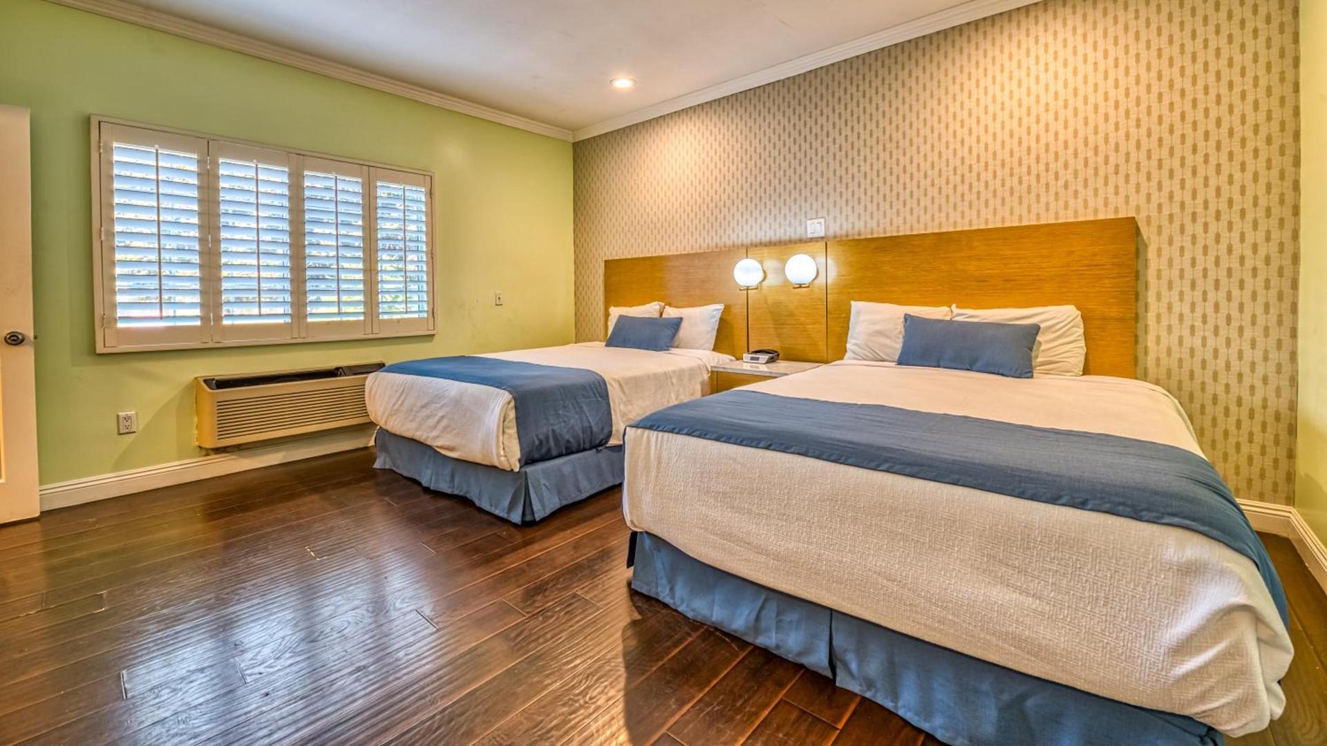 Hollywood City Inn photo 9