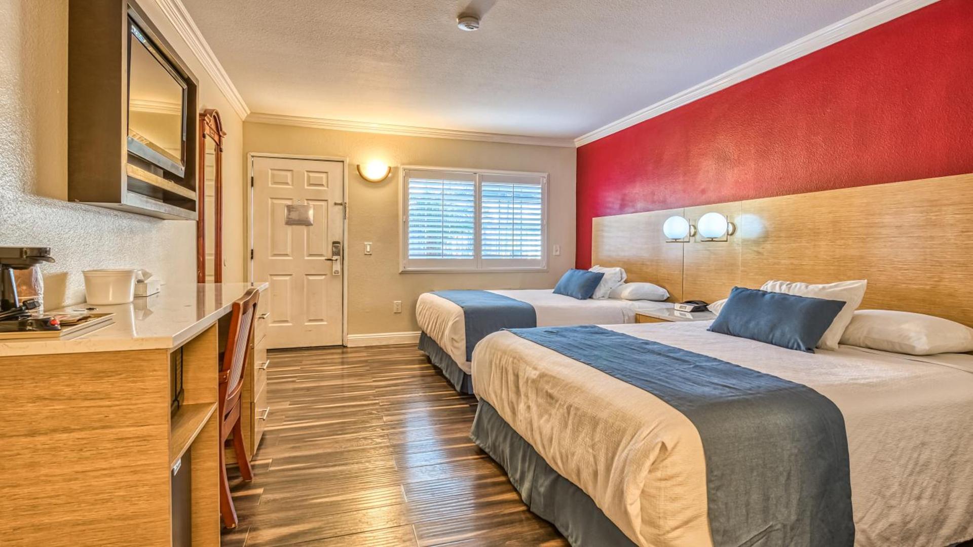 Hollywood City Inn photo 8