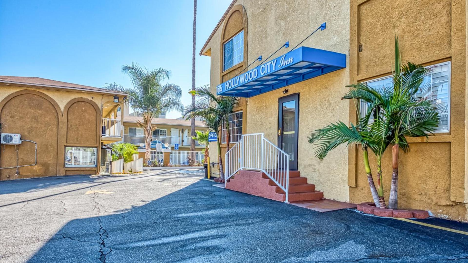 Hollywood City Inn photo 17