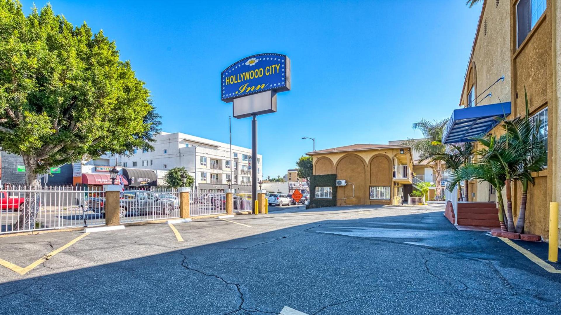 Hollywood City Inn photo 16