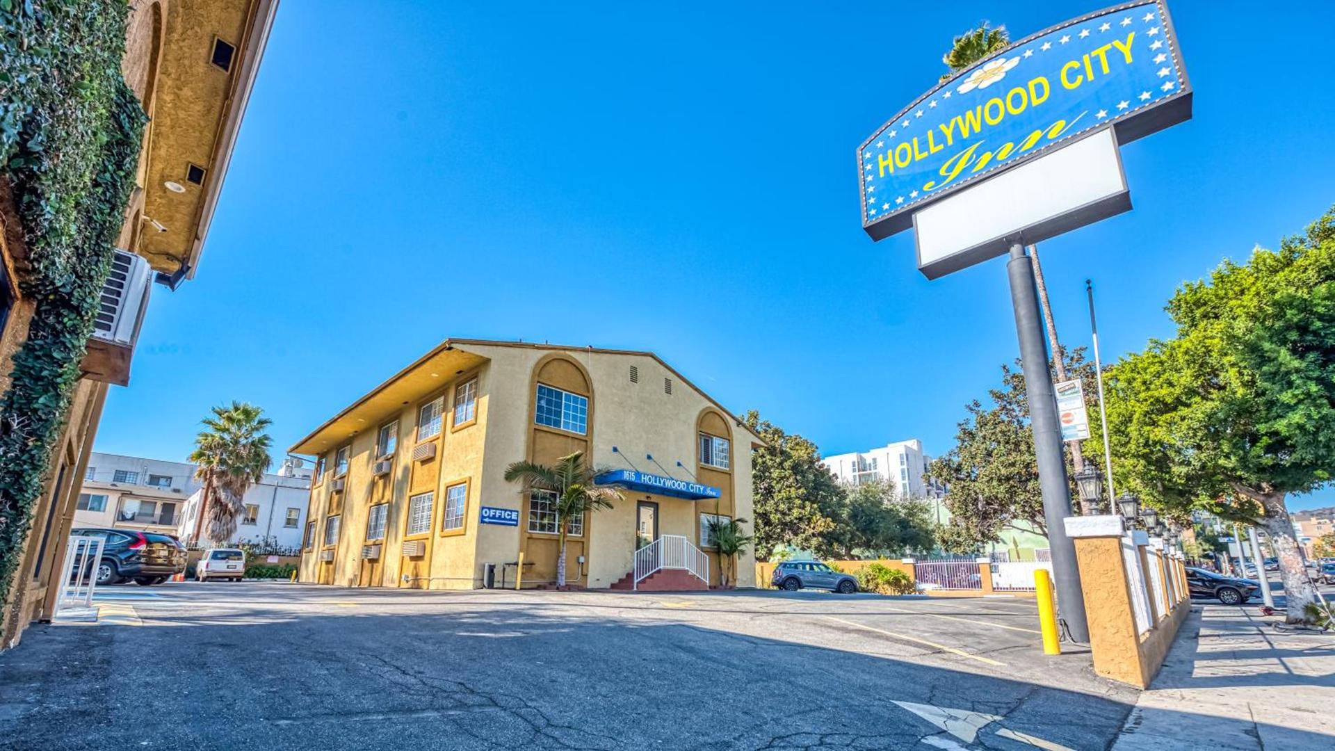 Hollywood City Inn photo 15