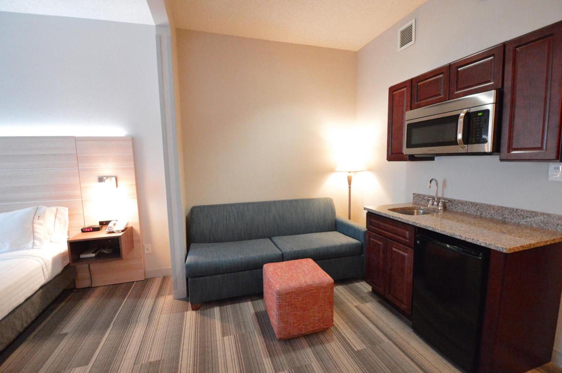 Holiday Inn Express Toledo-Oregon by IHG photo 25