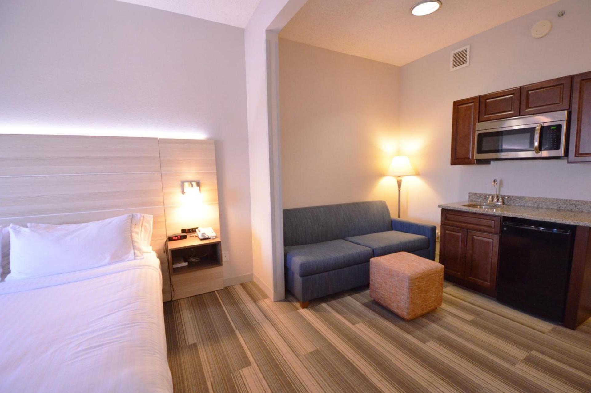 Holiday Inn Express Toledo-Oregon by IHG photo 29