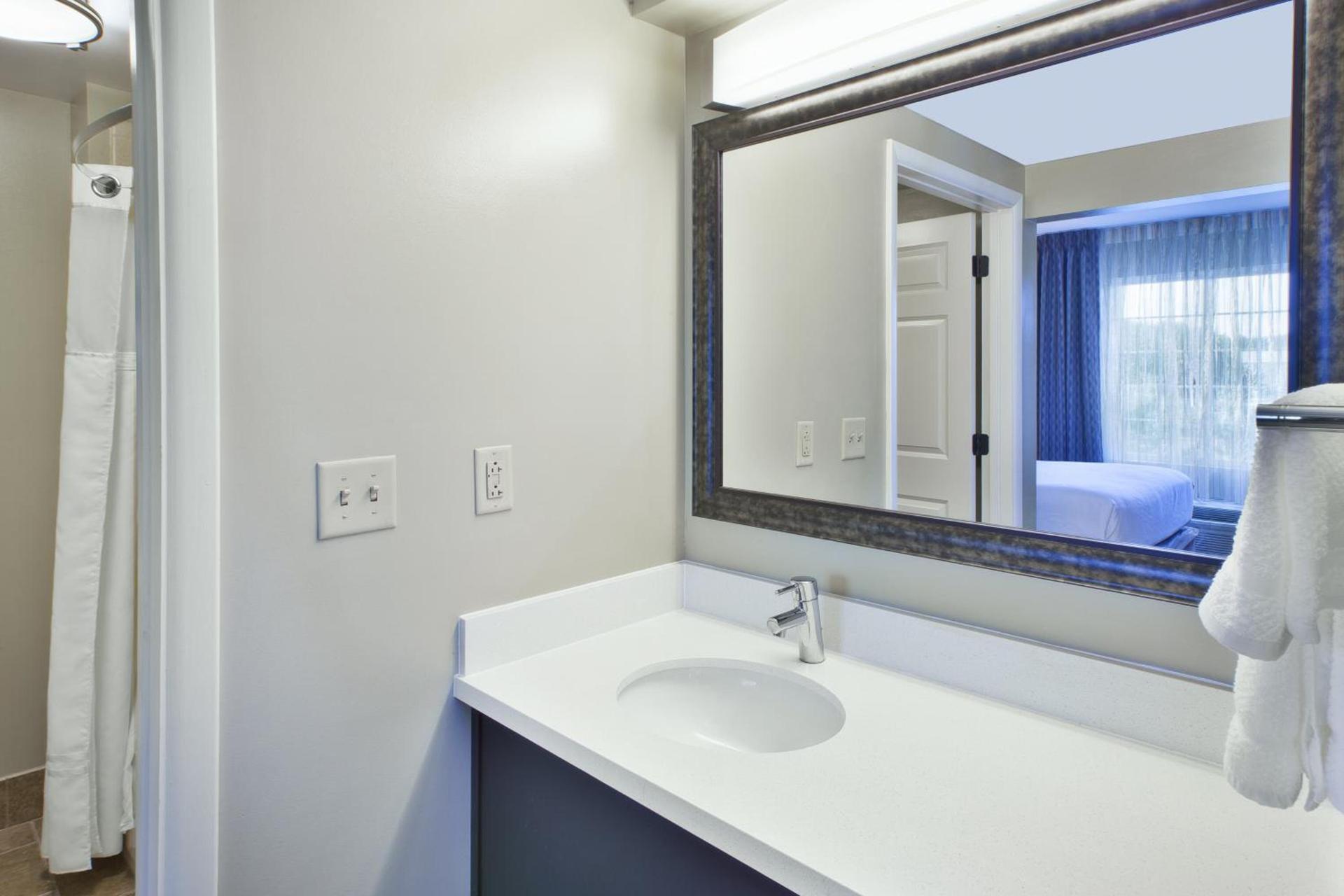 Staybridge Suites Cleveland Mayfield Heights Beachwood by IHG photo 25