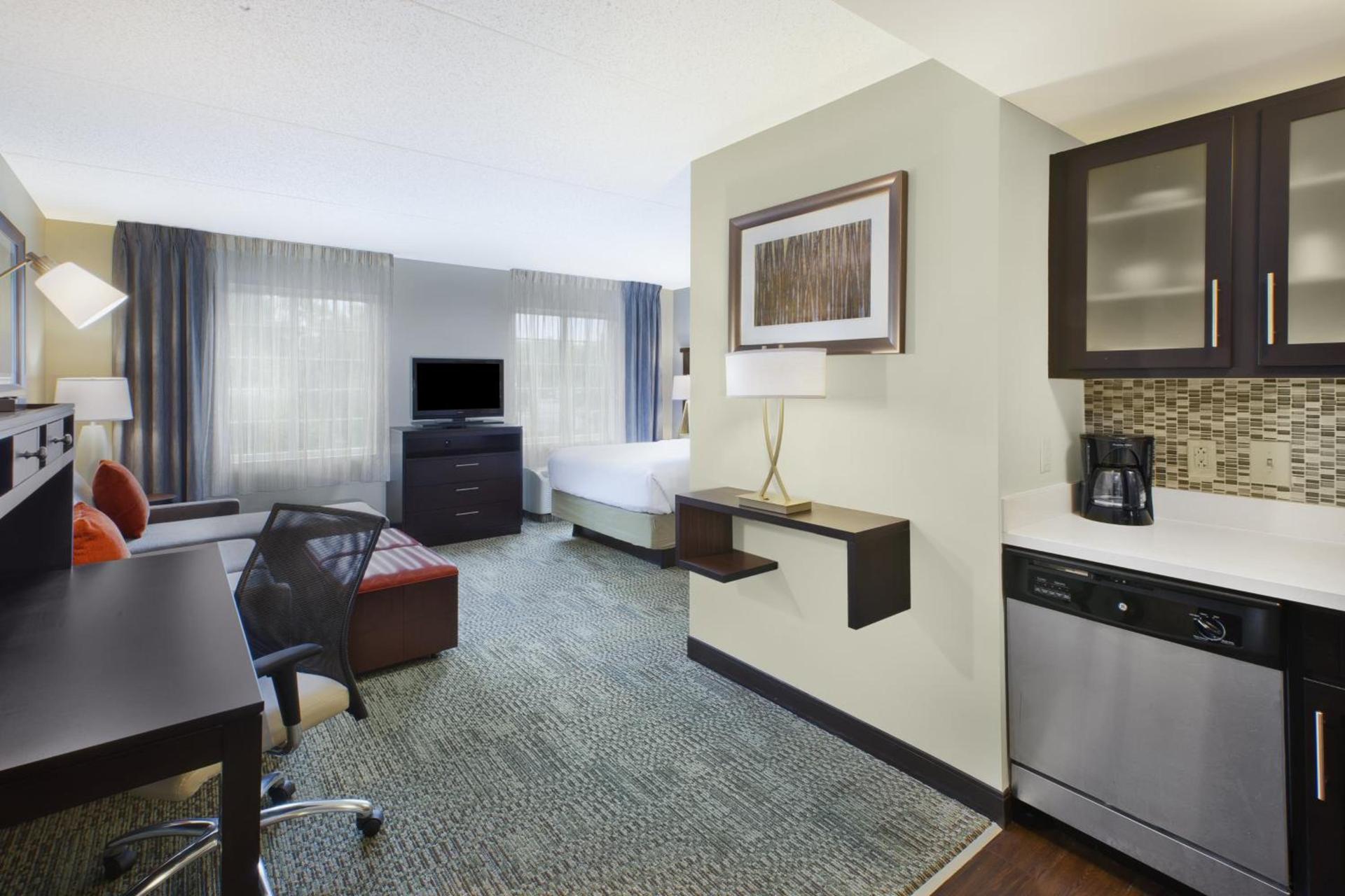 Staybridge Suites Cleveland Mayfield Heights Beachwood by IHG photo 51