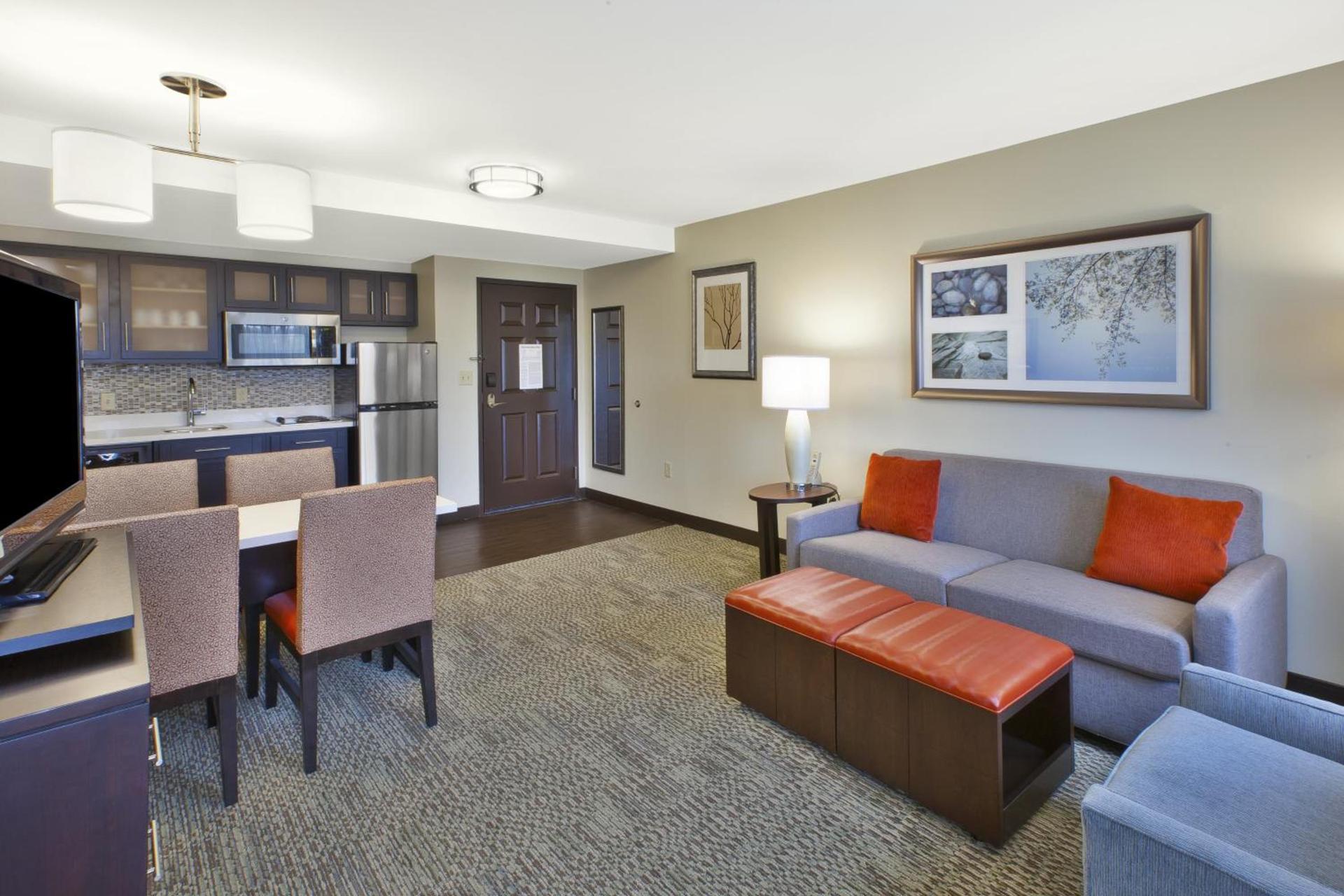 Staybridge Suites Cleveland Mayfield Heights Beachwood by IHG photo 49