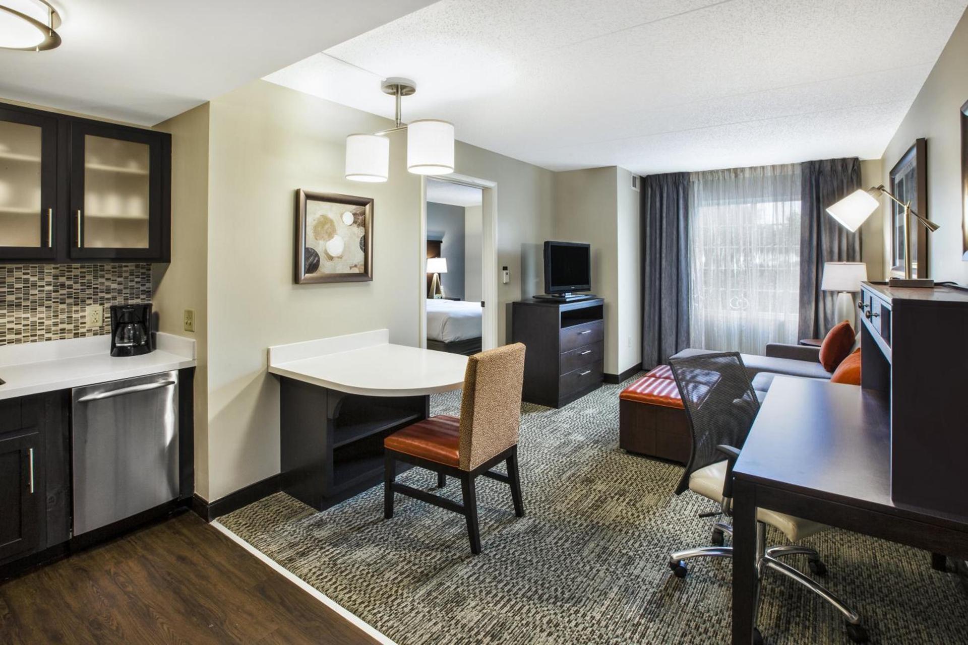 Staybridge Suites Cleveland Mayfield Heights Beachwood by IHG photo 33