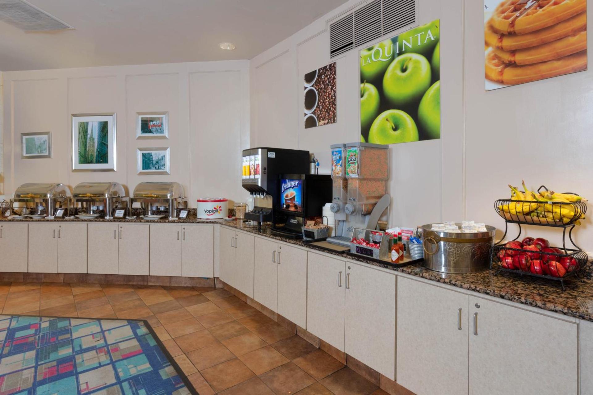 La Quinta by Wyndham Secaucus Meadowlands photo 5