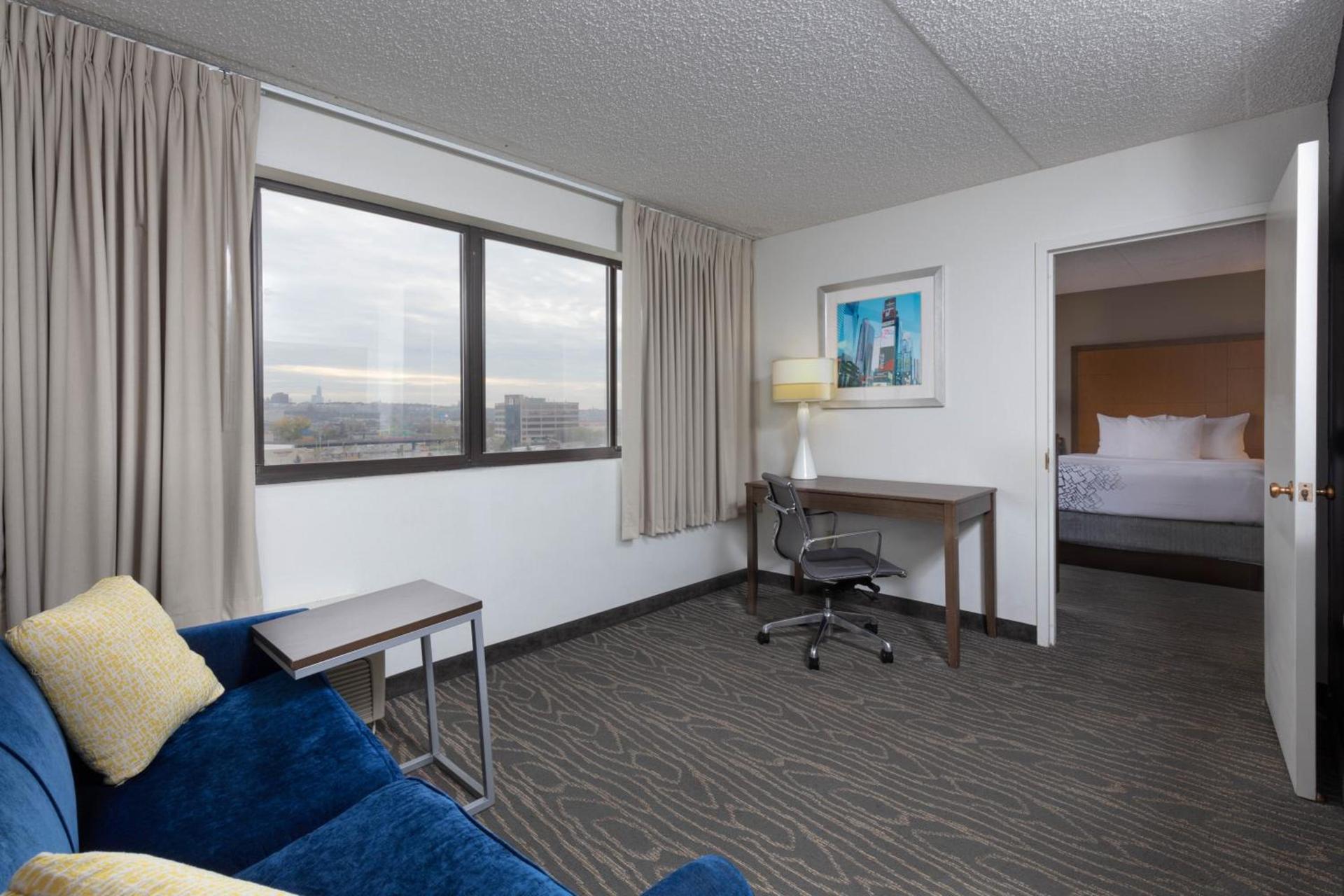 La Quinta by Wyndham Secaucus Meadowlands photo 6