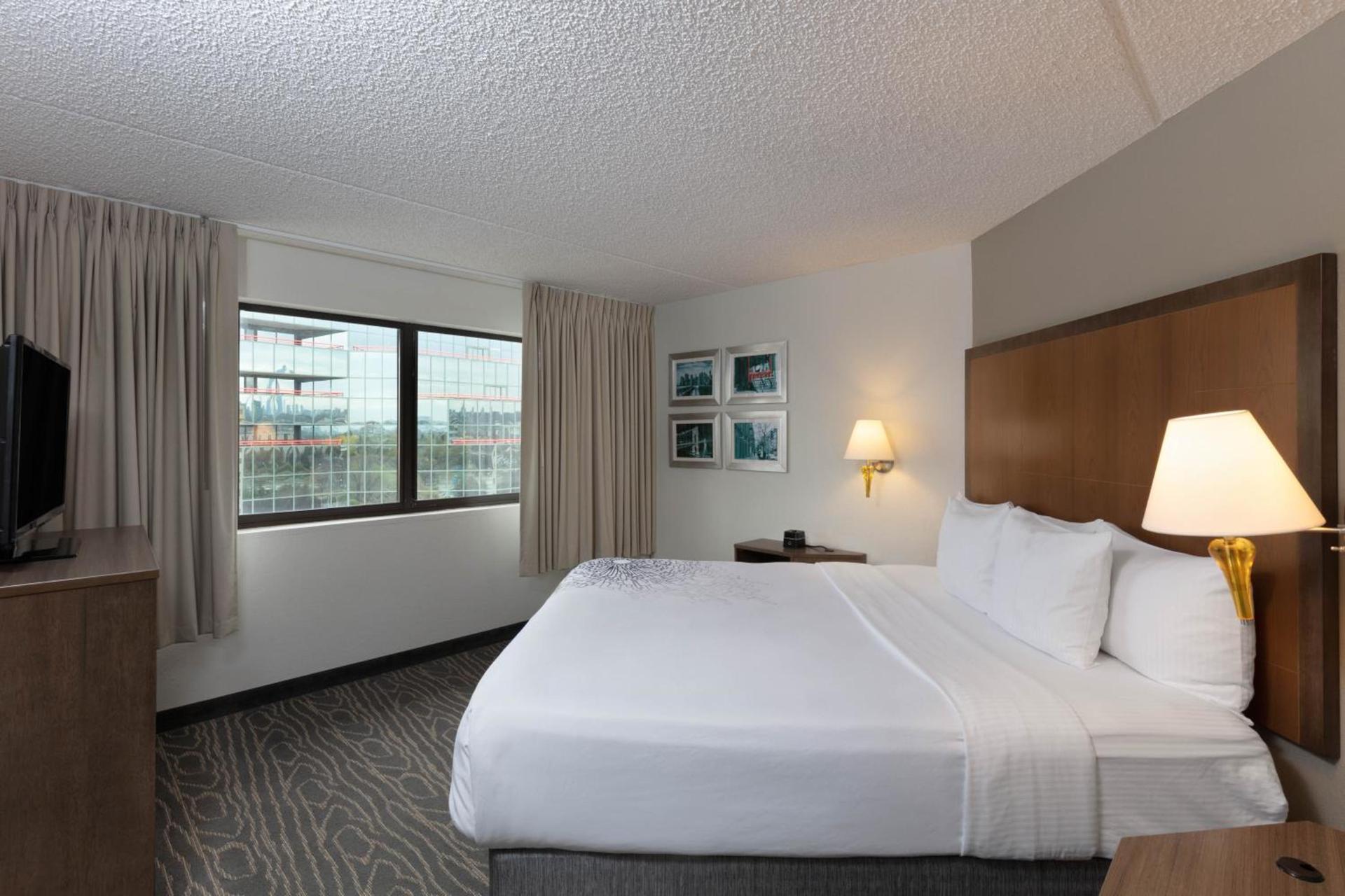 La Quinta by Wyndham Secaucus Meadowlands photo 3