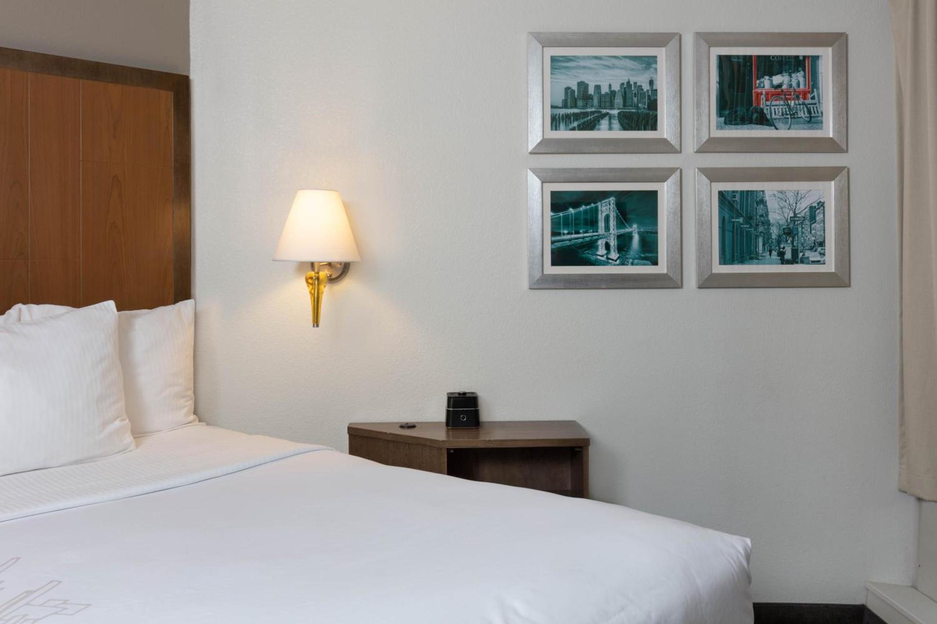 La Quinta by Wyndham Secaucus Meadowlands photo 18