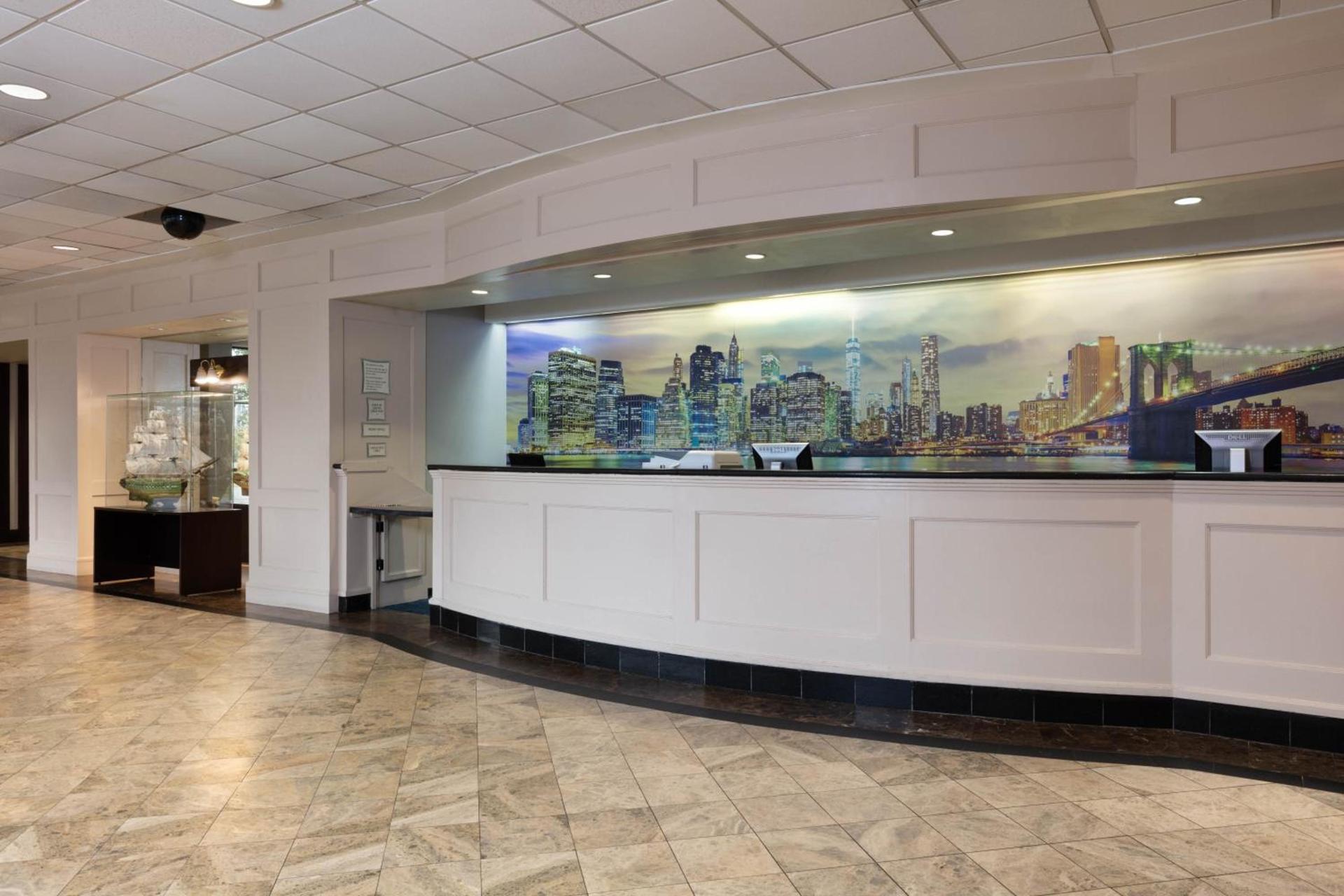 La Quinta by Wyndham Secaucus Meadowlands photo 4