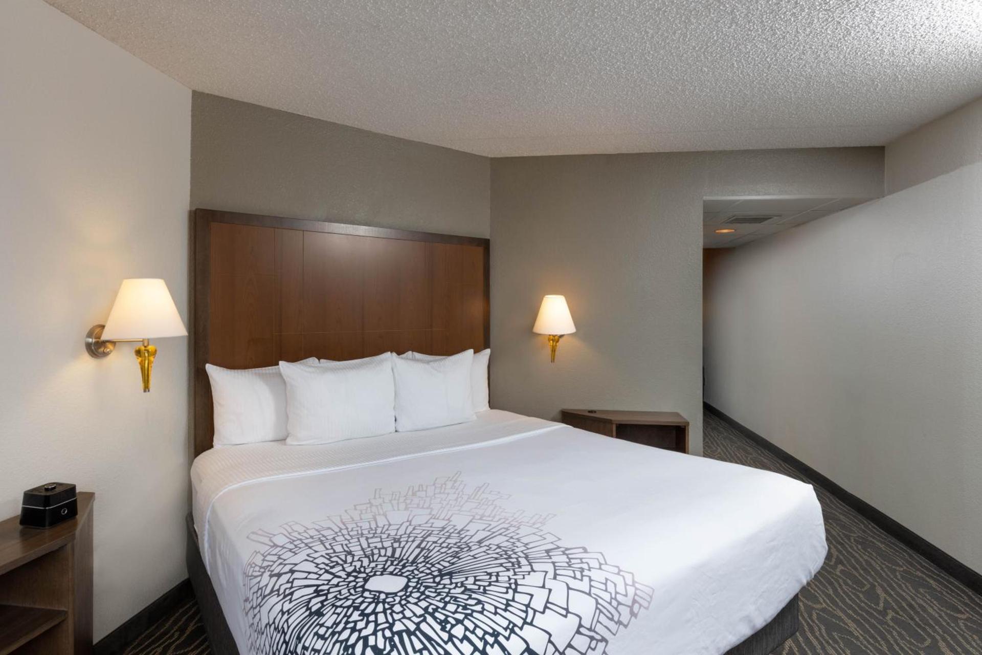 La Quinta by Wyndham Secaucus Meadowlands photo 16
