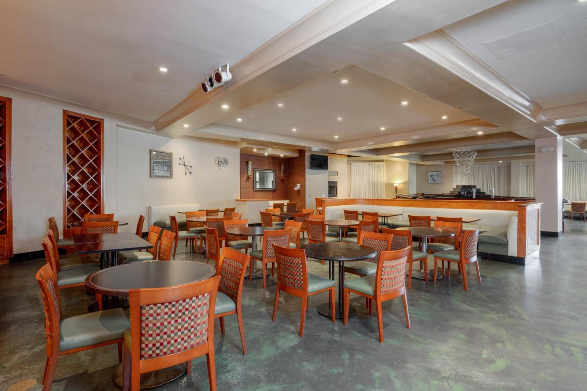 La Quinta by Wyndham Secaucus Meadowlands photo 9