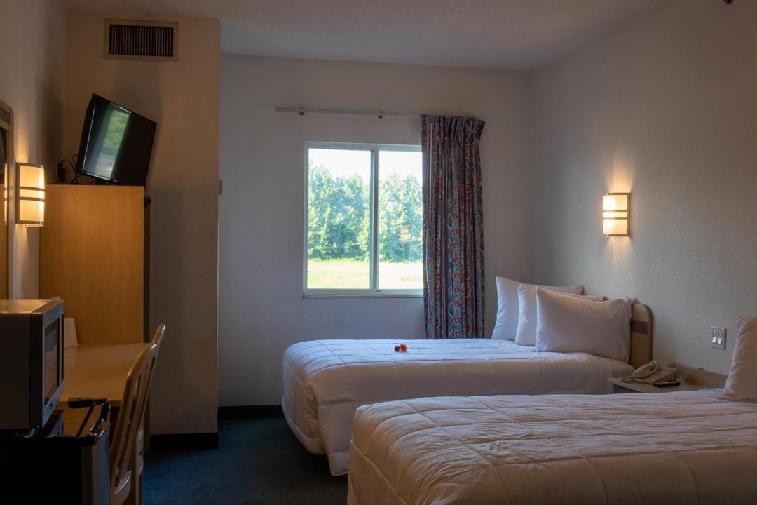 Morgantown Inn & Suites photo 4