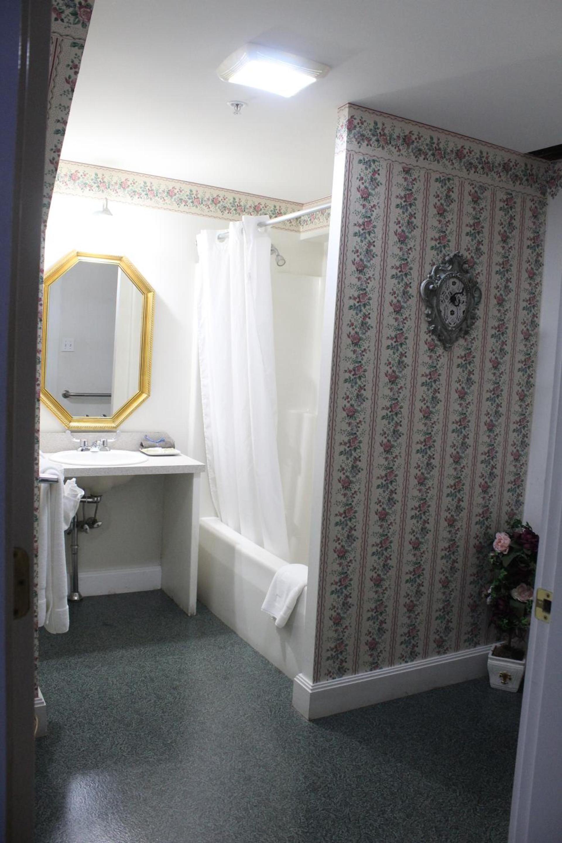 Old Orchard Beach Inn photo 25